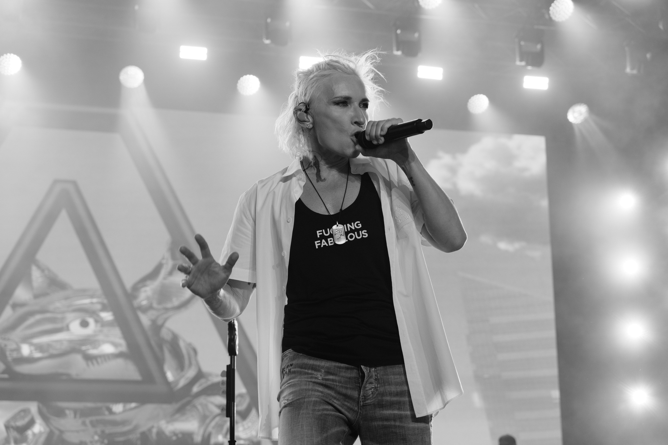 Диана Арбенина (группа «Ночные снайперы») — Москва, МТС Live Лето 2024. RedGeek - блогер и стручњак за образовање и ИТ Кирил Ситнов