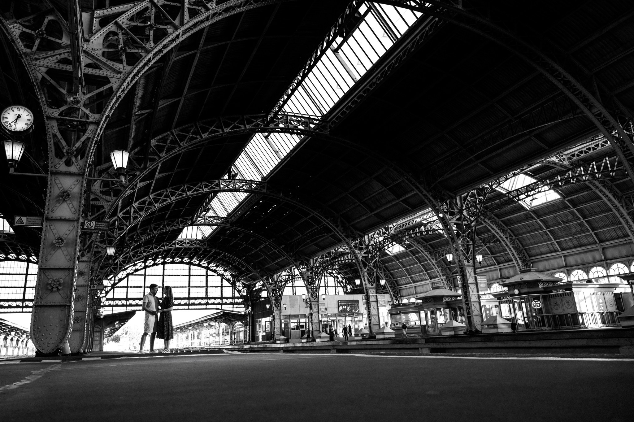 Пара на Витебском вокзале. Свадебный и семейный фотограф из Санкт-Петербурга Климов Анатолий