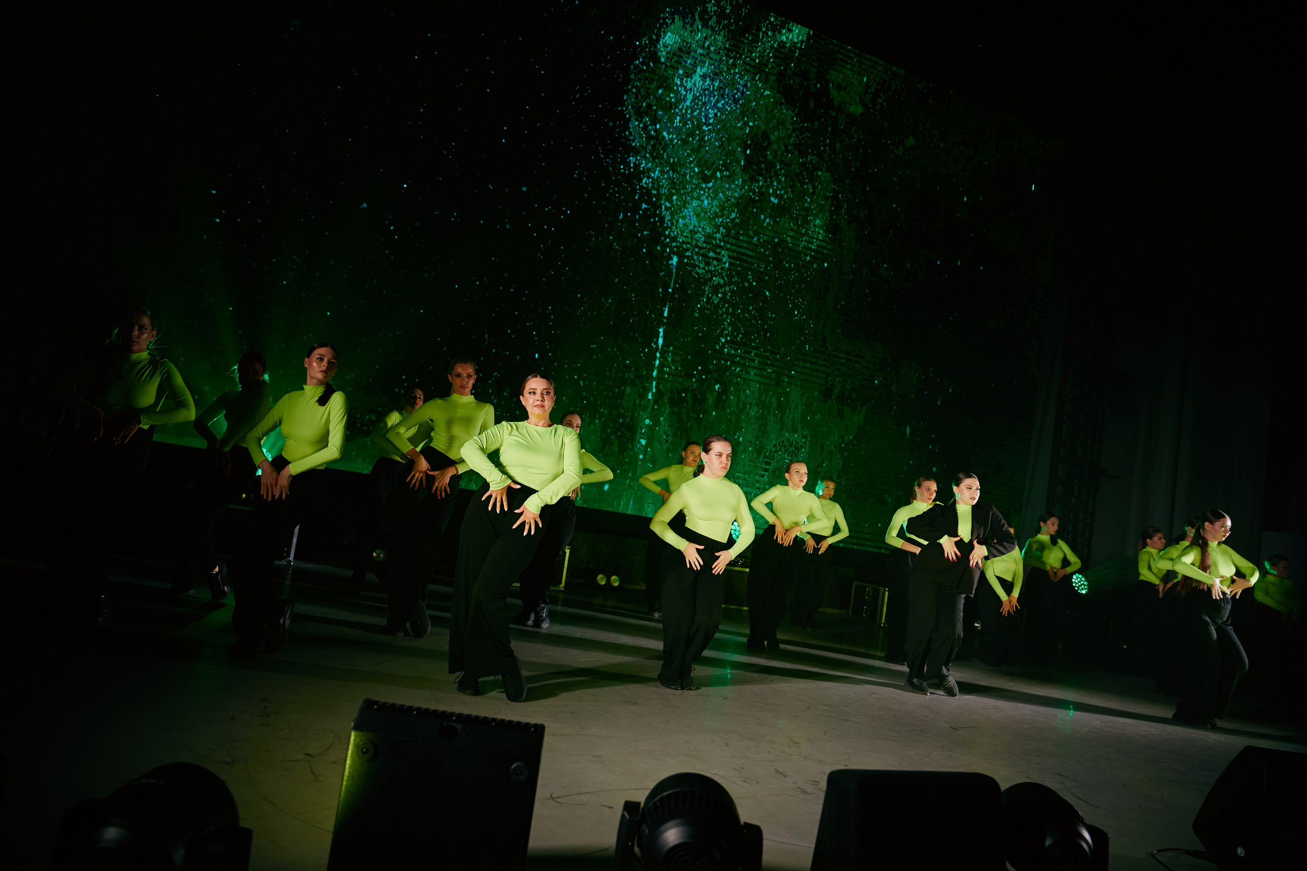 VIVA GLAM Отчетный концерт. Фотограф и видеограф в Кургане Леонид Корнильев