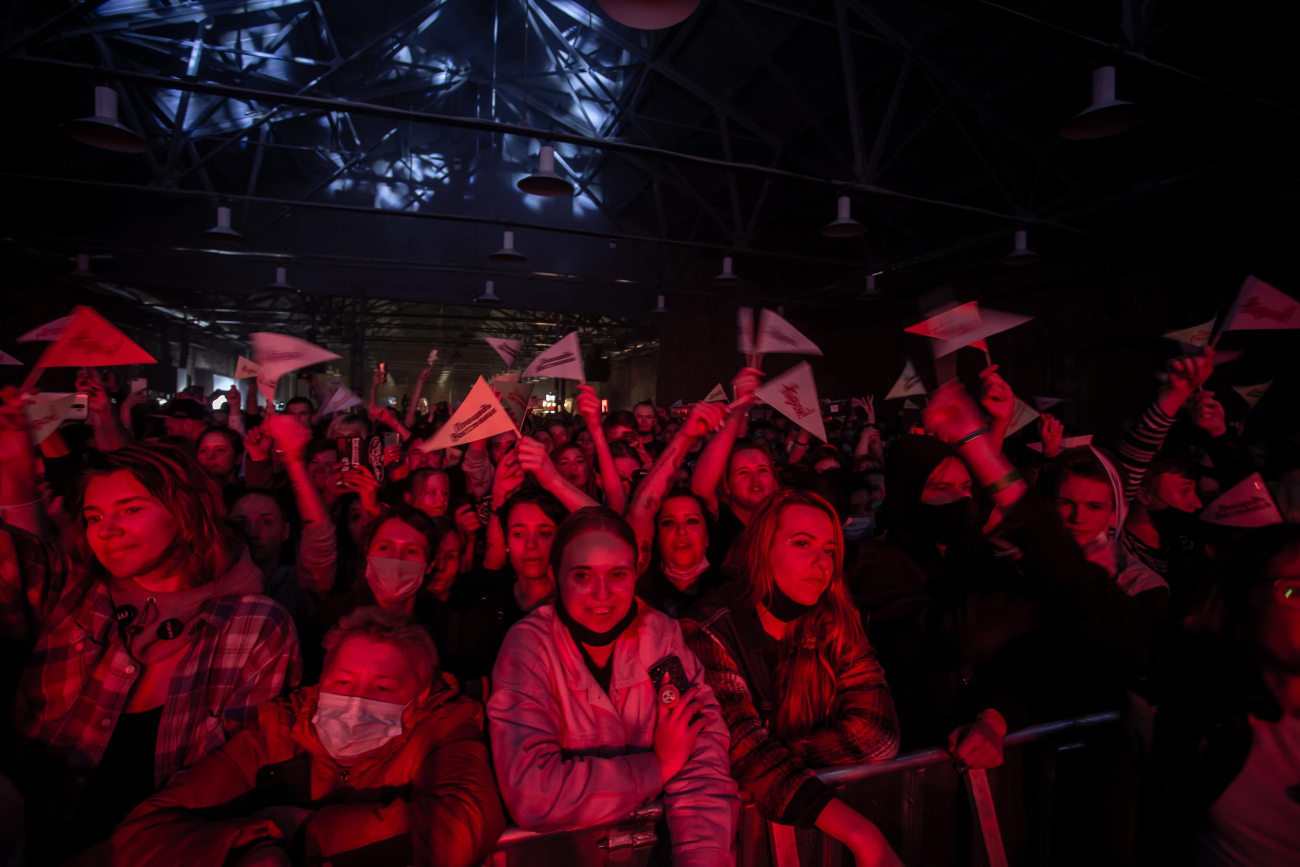 ПЛОЩАДЬ ВОССТАНИЯ (ЖИВОЙ). Фотограф Сонкина Татьяна