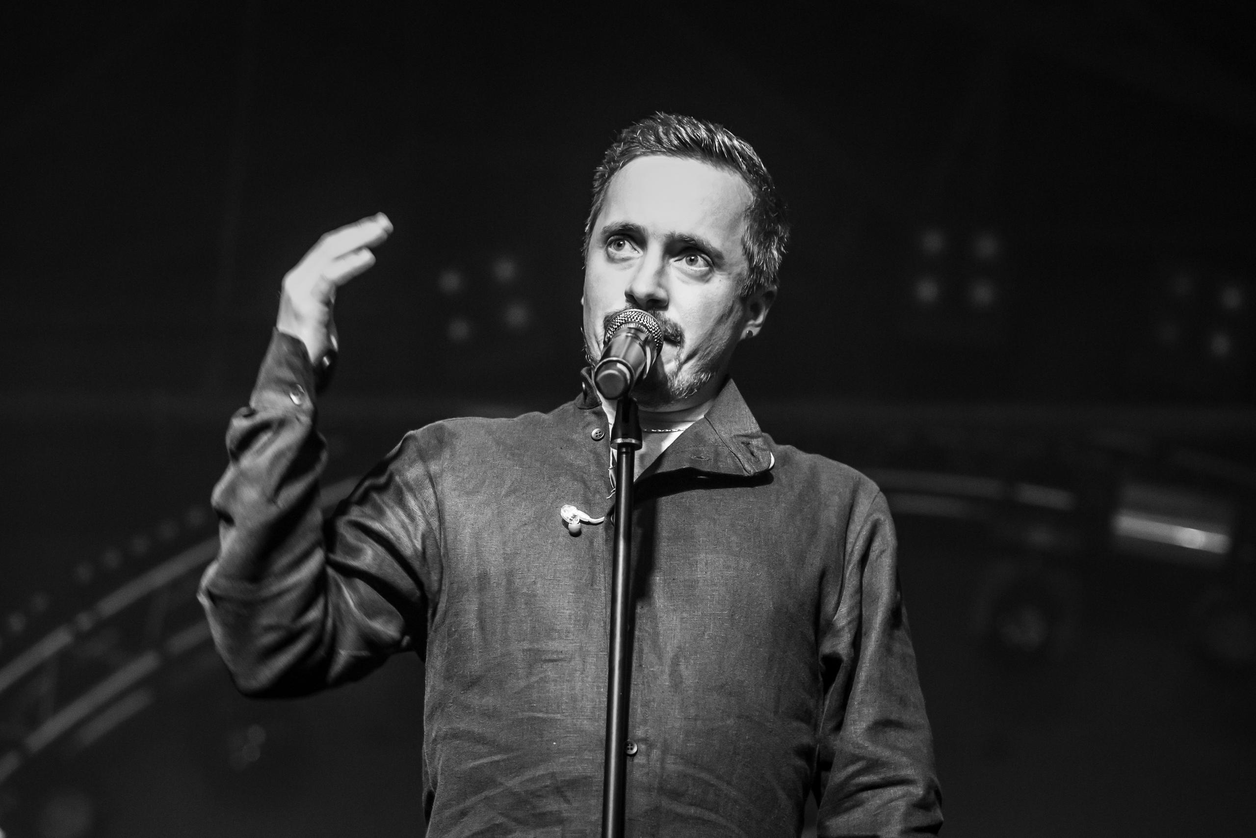 ПЛОЩАДЬ ВОССТАНИЯ (ЖИВОЙ). Фотограф Сонкина Татьяна