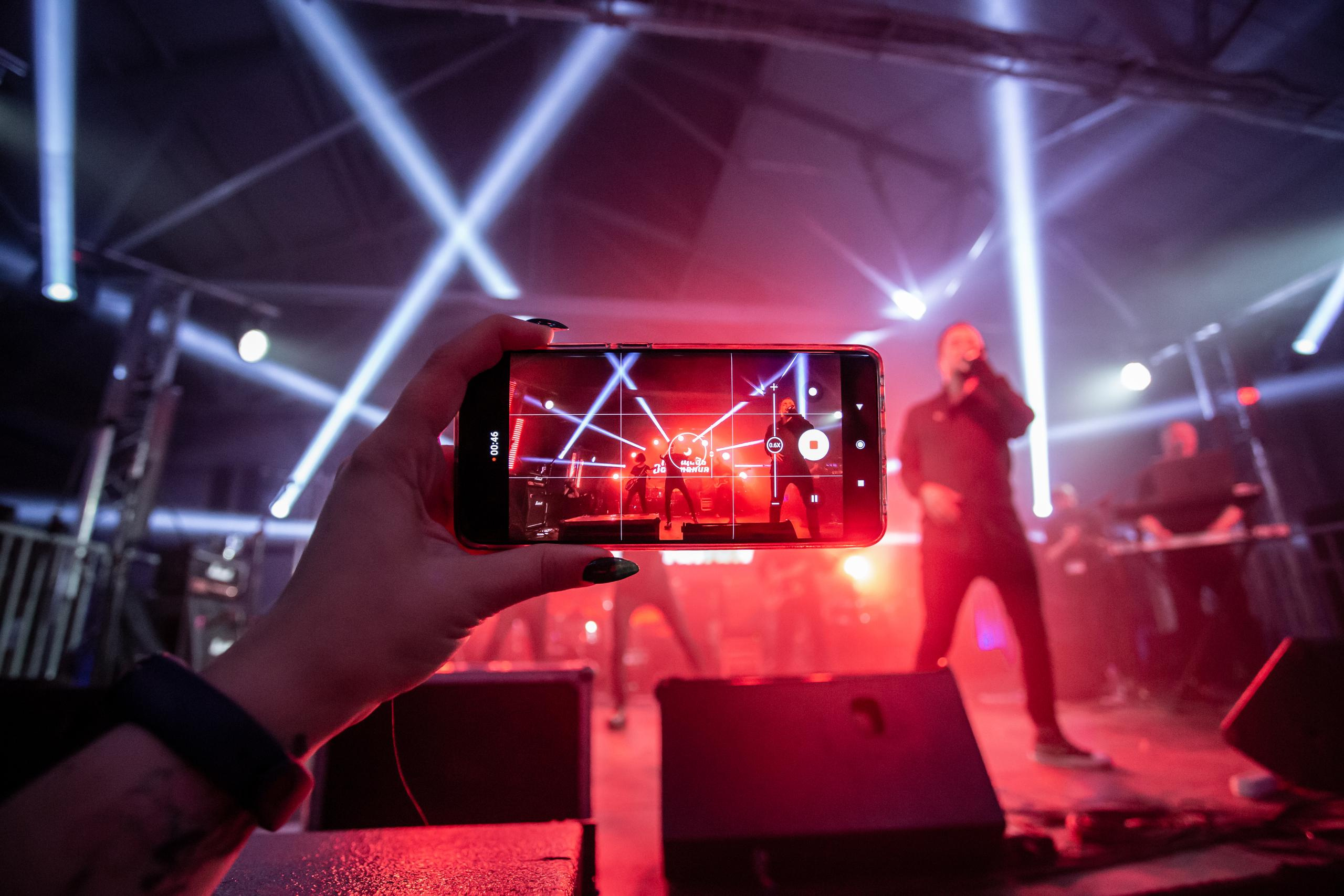 ПЛОЩАДЬ ВОССТАНИЯ (ЖИВОЙ). Фотограф Сонкина Татьяна