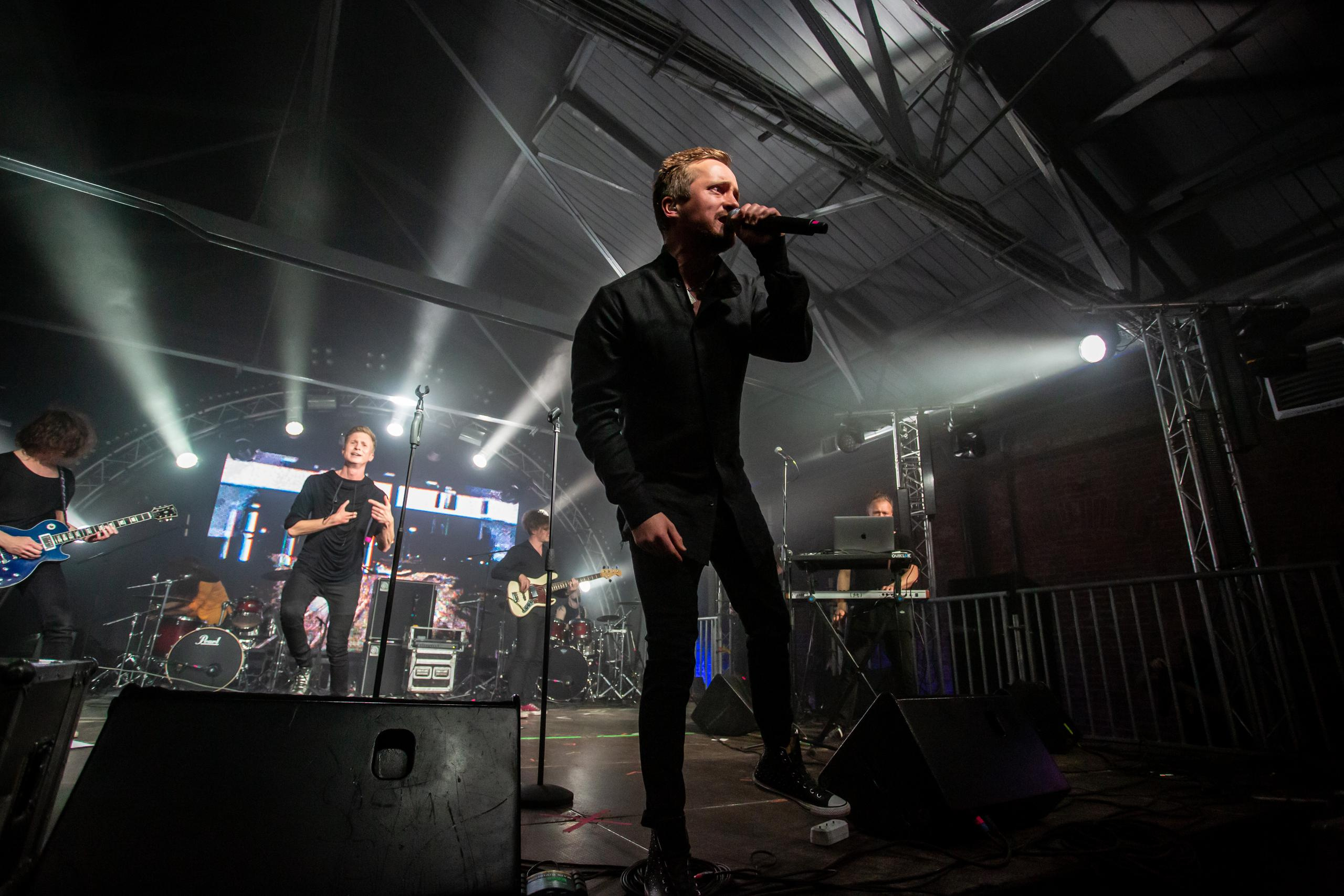 ПЛОЩАДЬ ВОССТАНИЯ (ЖИВОЙ). Фотограф Сонкина Татьяна