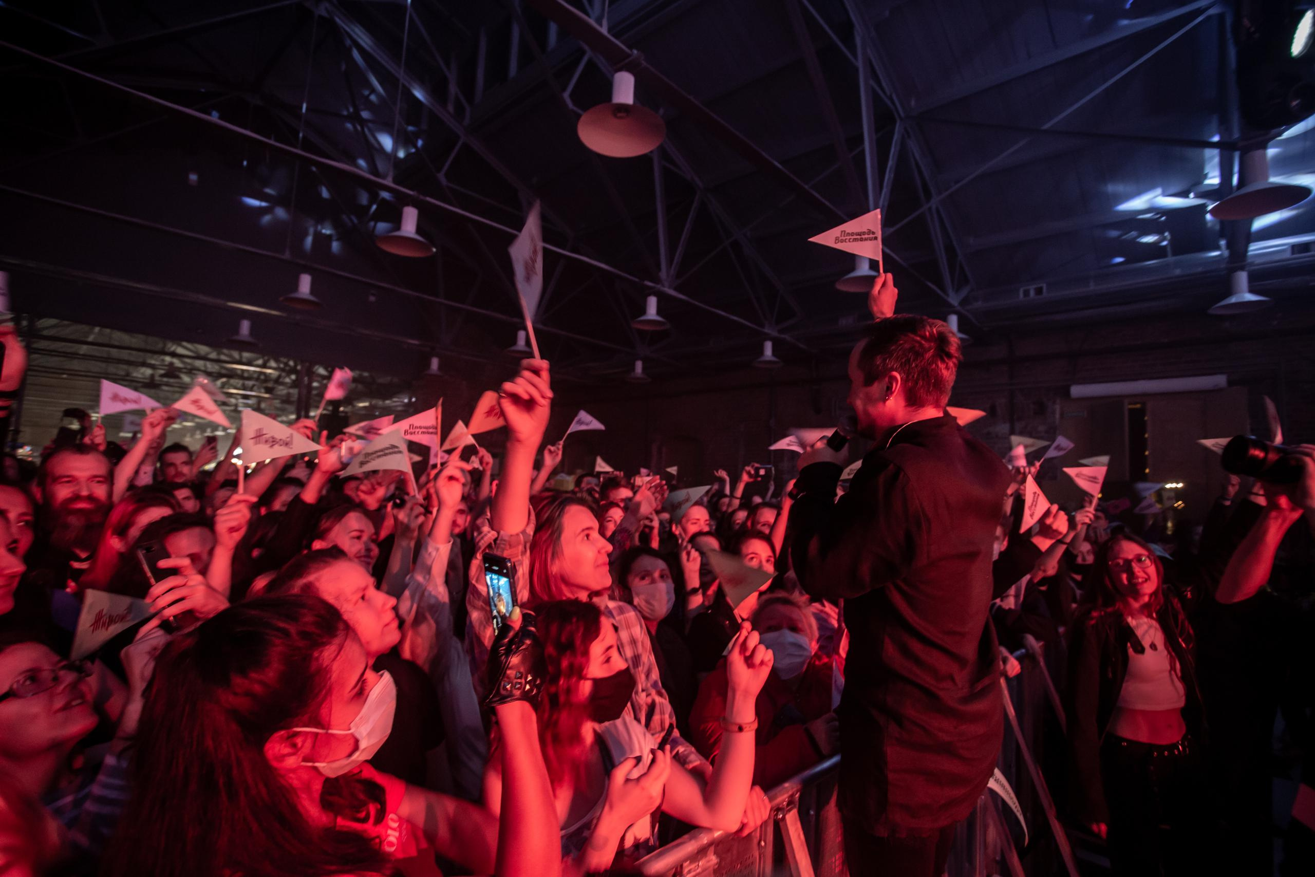 ПЛОЩАДЬ ВОССТАНИЯ (ЖИВОЙ). Фотограф Сонкина Татьяна