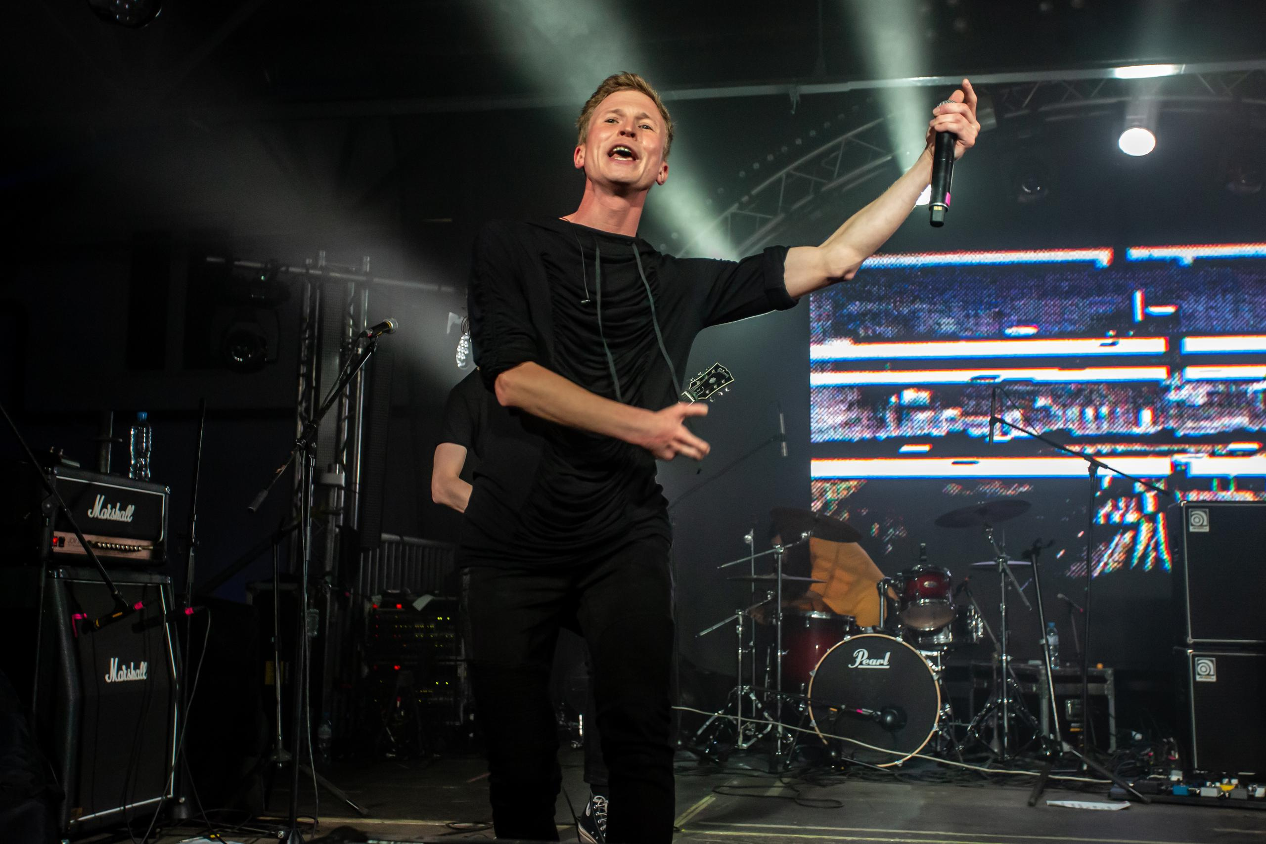 ПЛОЩАДЬ ВОССТАНИЯ (ЖИВОЙ). Фотограф Сонкина Татьяна