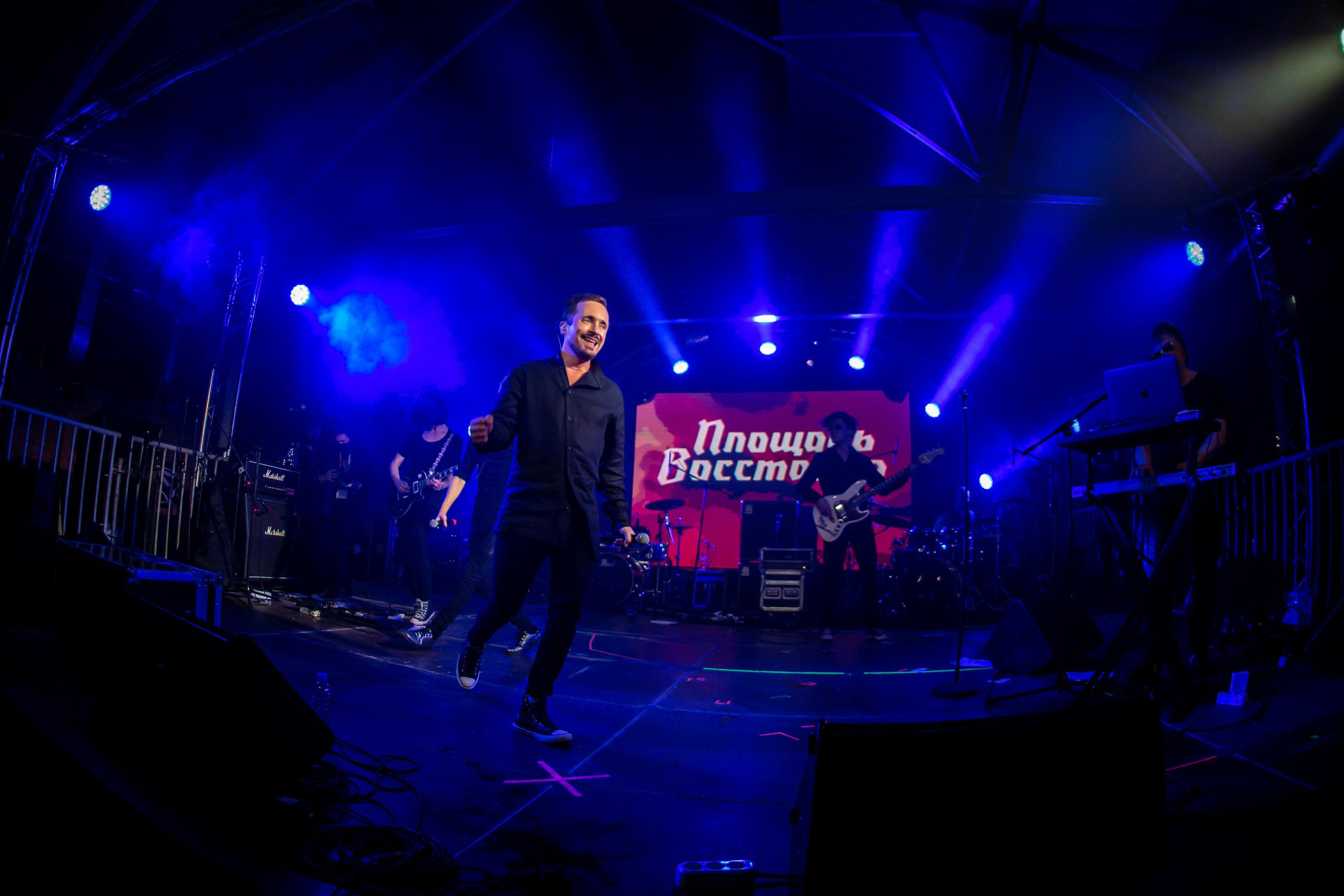 ПЛОЩАДЬ ВОССТАНИЯ (ЖИВОЙ). Фотограф Сонкина Татьяна