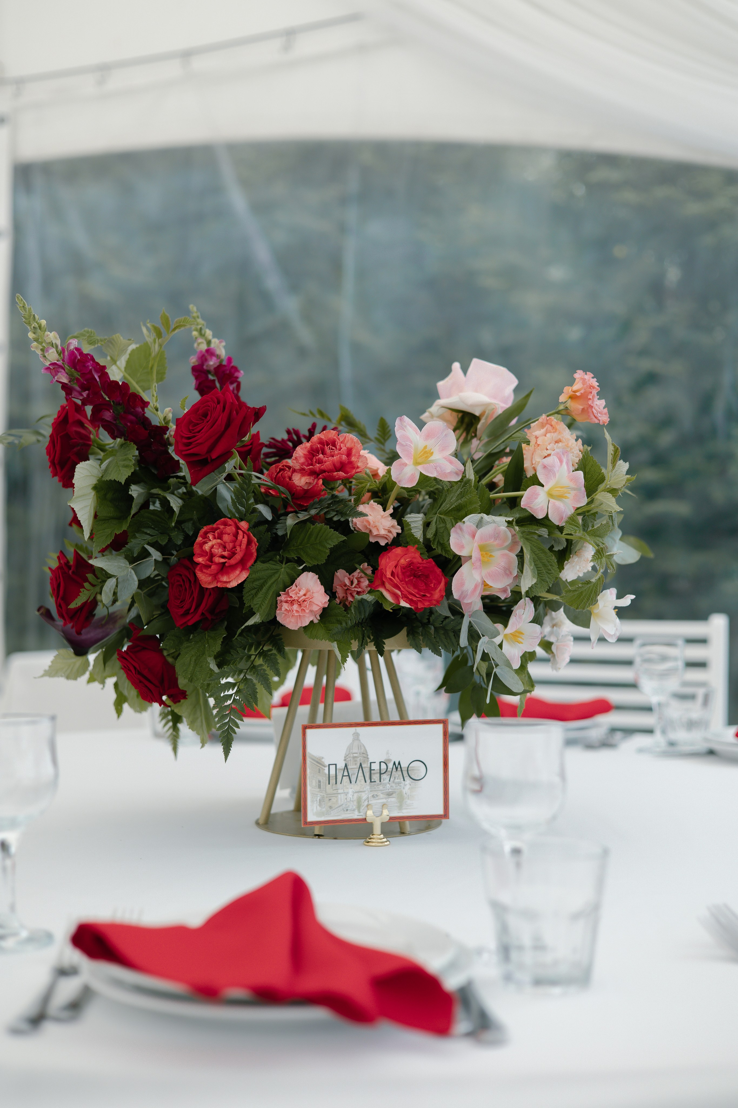 Свадьба в усадьбе Остров. Kirillova Studio — мастерская декора и событий Юли Кирилловой