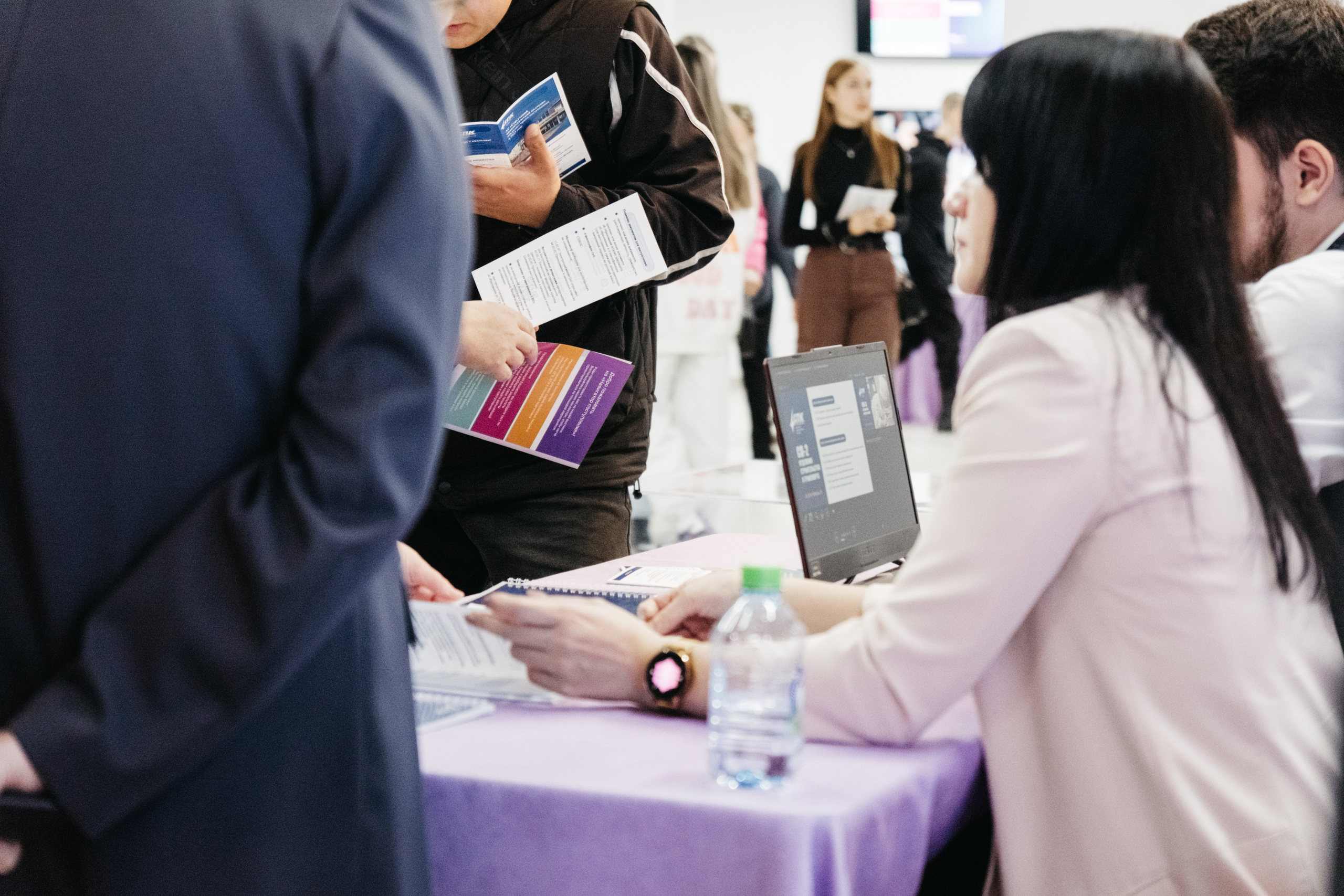 Форум 1.10.23. Репортажный и свадебный фотограф в Сургуте