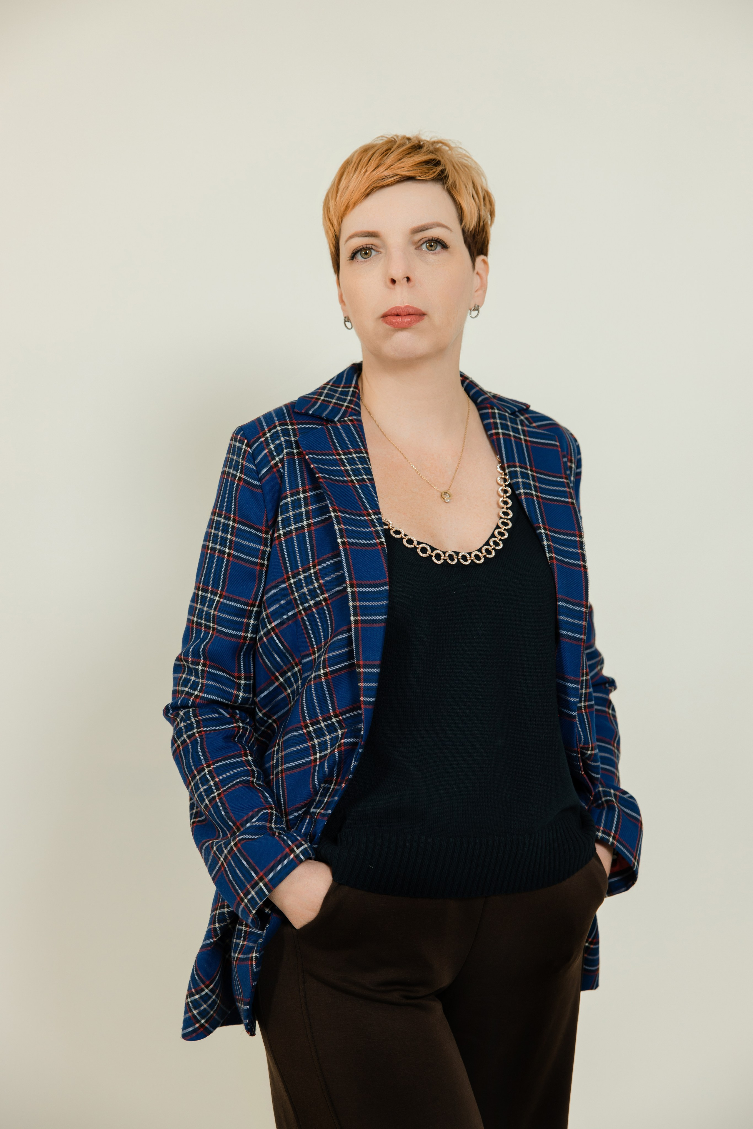 Стоимость индивидуальной фотосессии. Видеосъемка и фотосъемка свадеб. Фотограф и оператор на свадьбу. Видеосъемка подкастов, собственная видео-фотостудии. Предметная фотосъемка