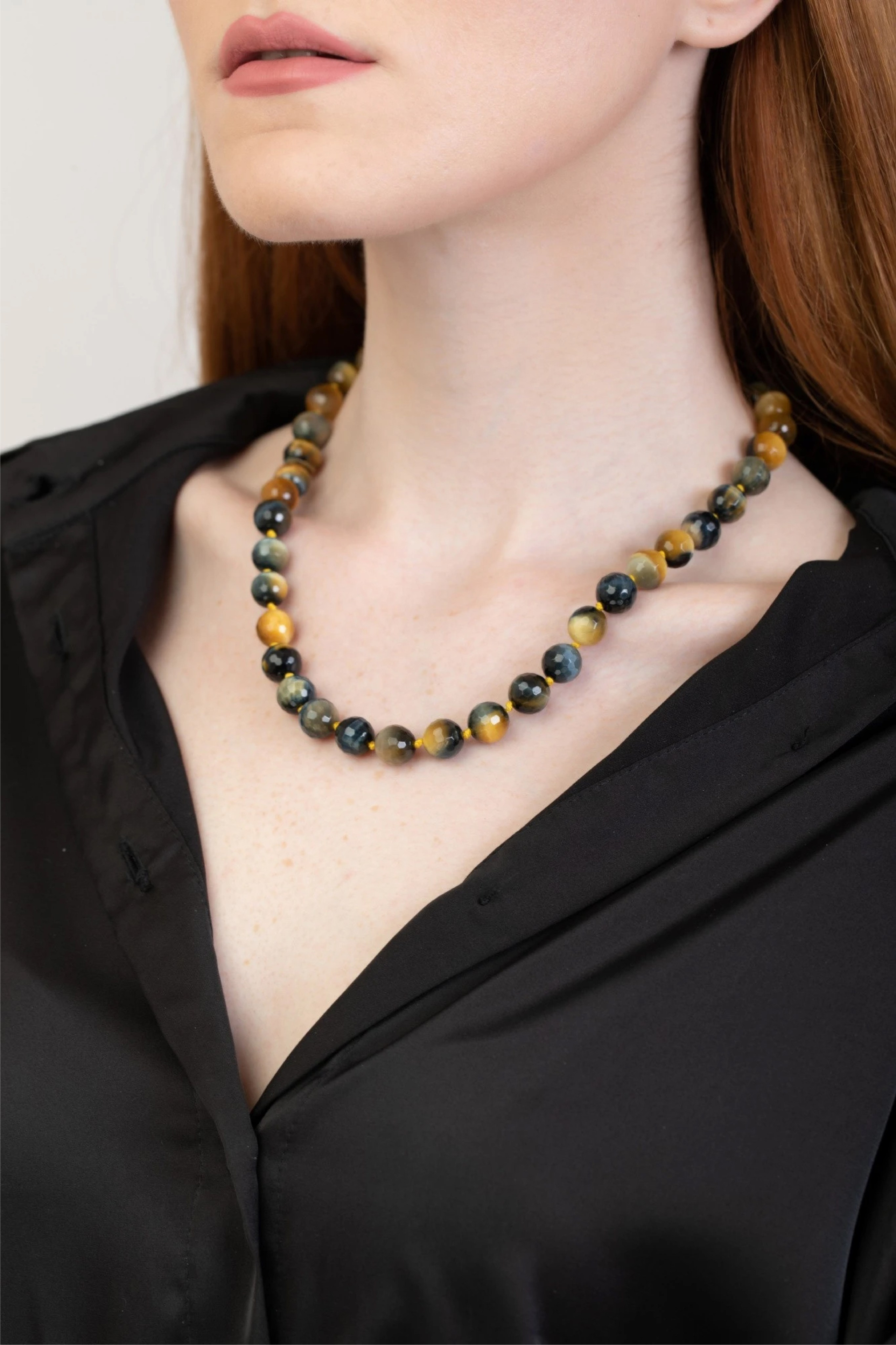 Ювелирные изделия. Видеосъемка и фотосъемка свадеб. Фотограф и оператор на свадьбу. Видеосъемка подкастов, собственная видео-фотостудии. Предметная фотосъемка