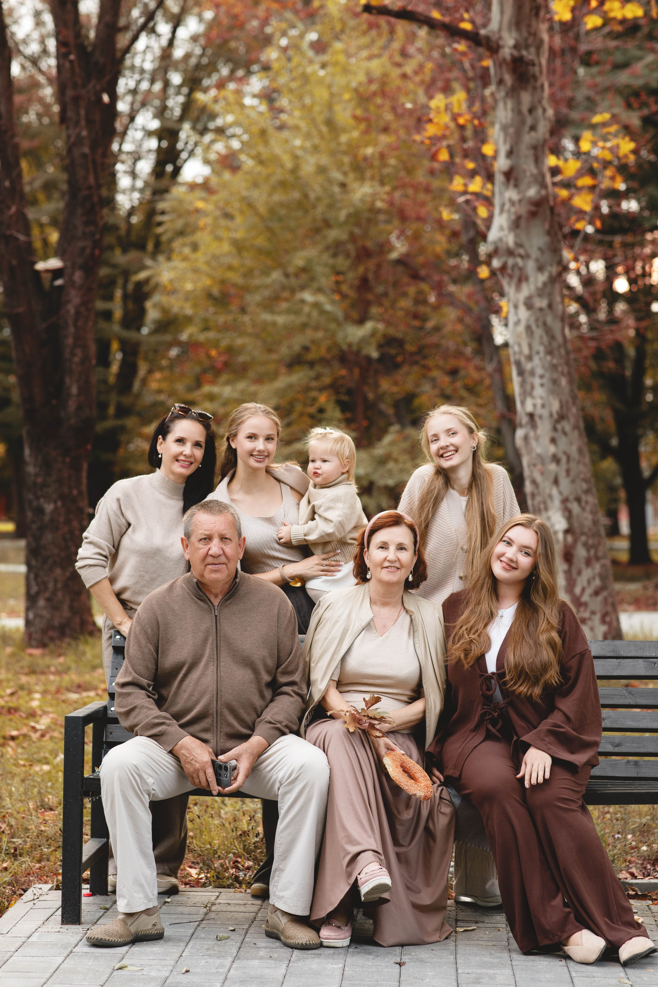 Семейная фотосессия в сквере имени Юрия Гагарина. Фотограф во Владикавказе Юрий Геворгизов