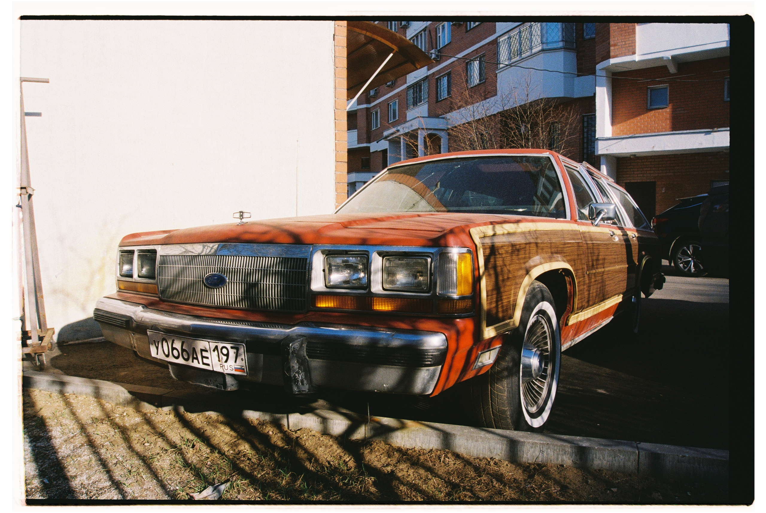 CARS. ANNA — PHOTOGRAPHER