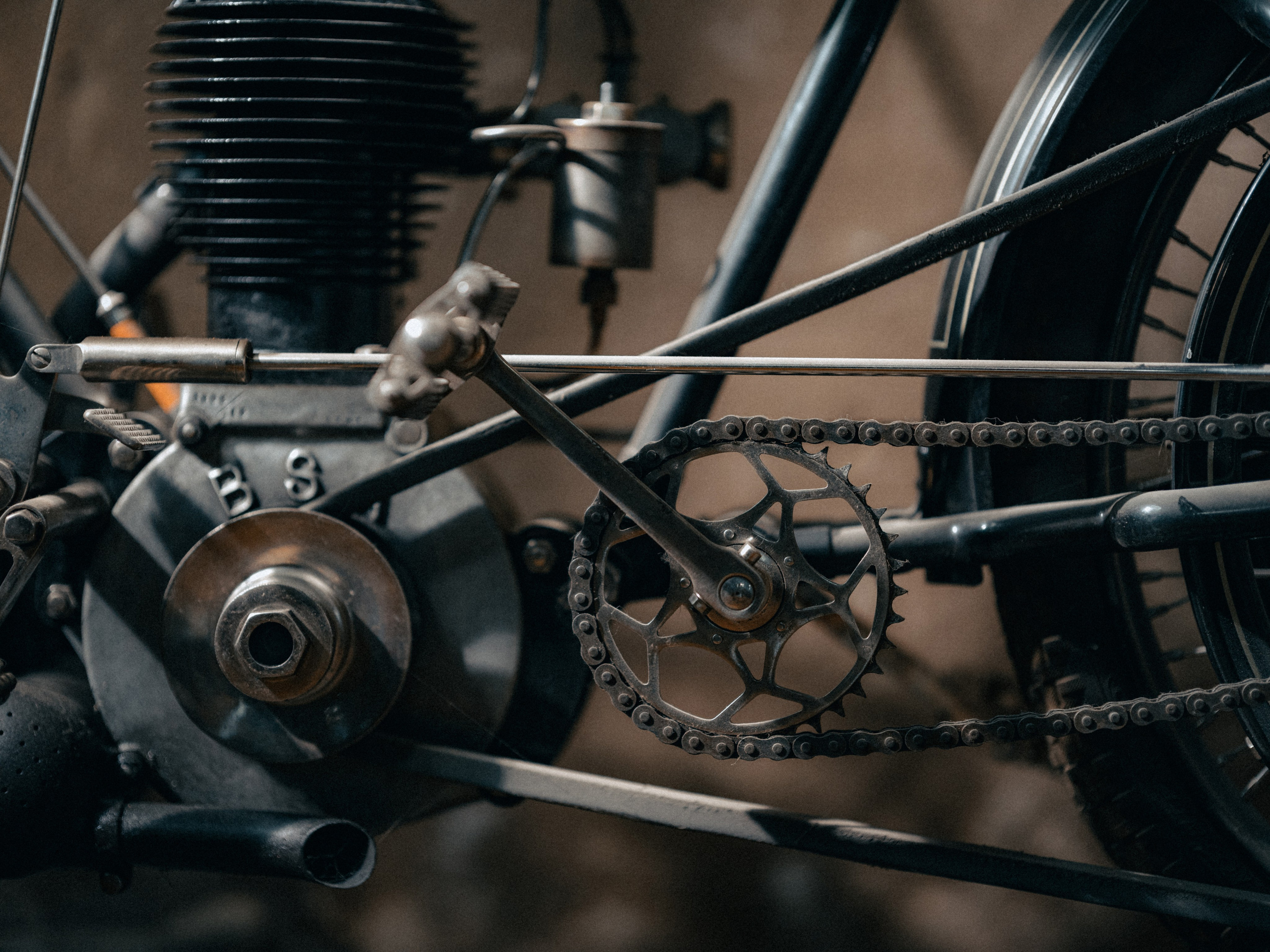 Съемка мотоцикла 1908 года производства для частной коллекции. Фотограф Олег Сотник