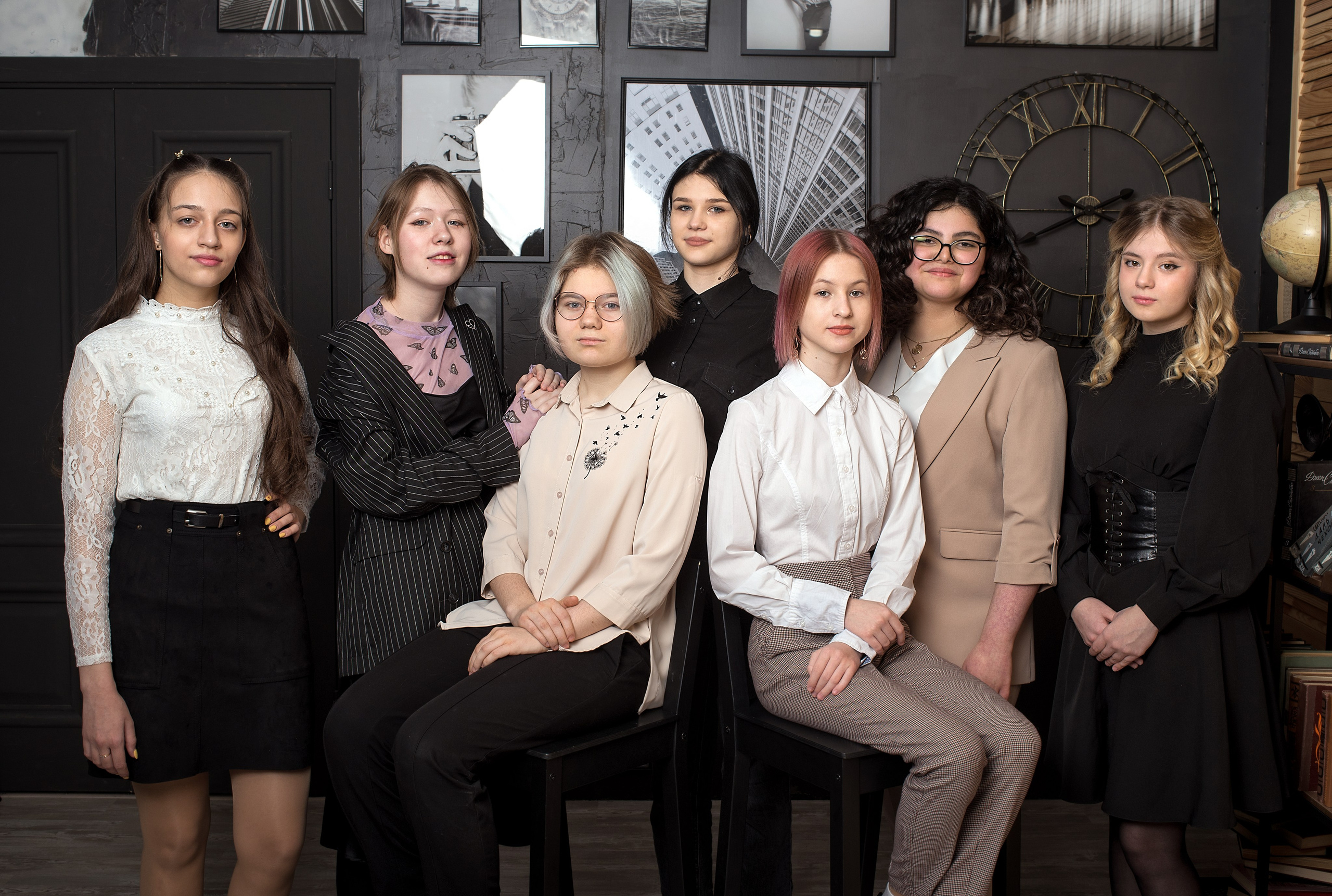 Пример съемки старшеклассников для альбома с наполнение «премиум» стиль съемки классический. Выпускные альбомы для школ и детских садов в Иваново