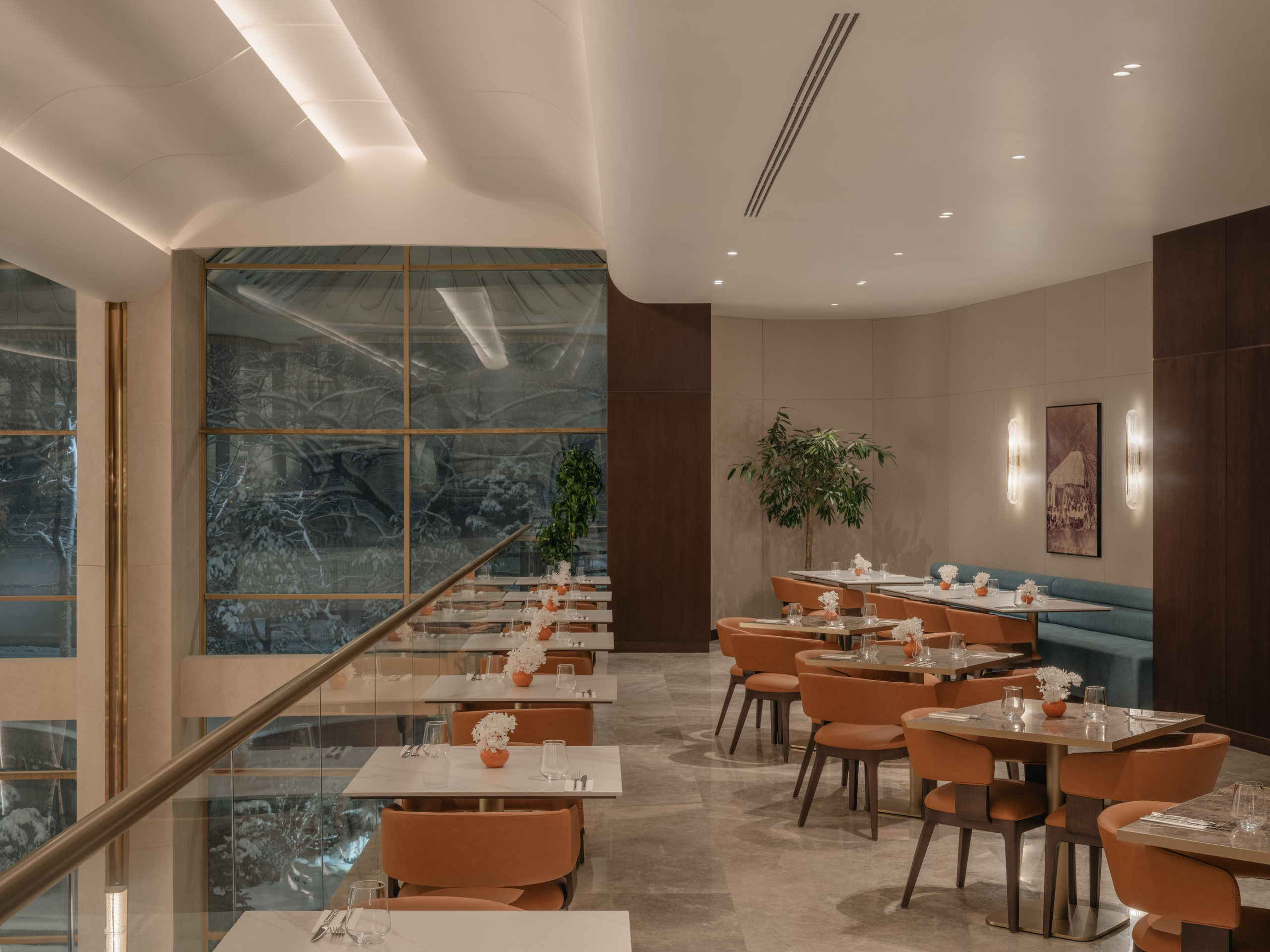 Пространство для завтраков в гостинице Казахстан, Алматы — современный дизайн ресторана