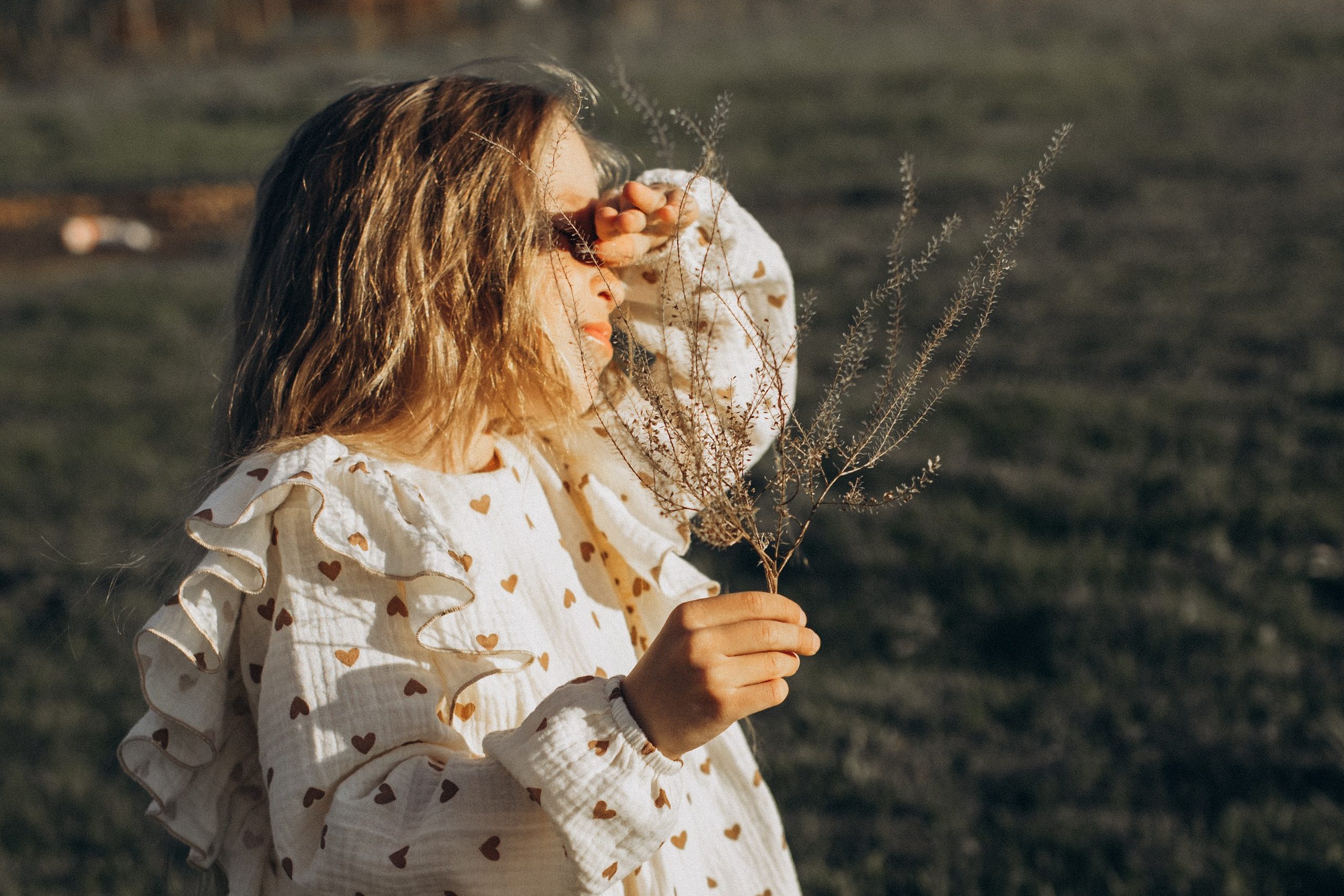 Саша, Миша, Вера и Вика летняя прогулочная съёмка. Семейный фотограф lifestyle в Новосибирске Елена Шпилевая