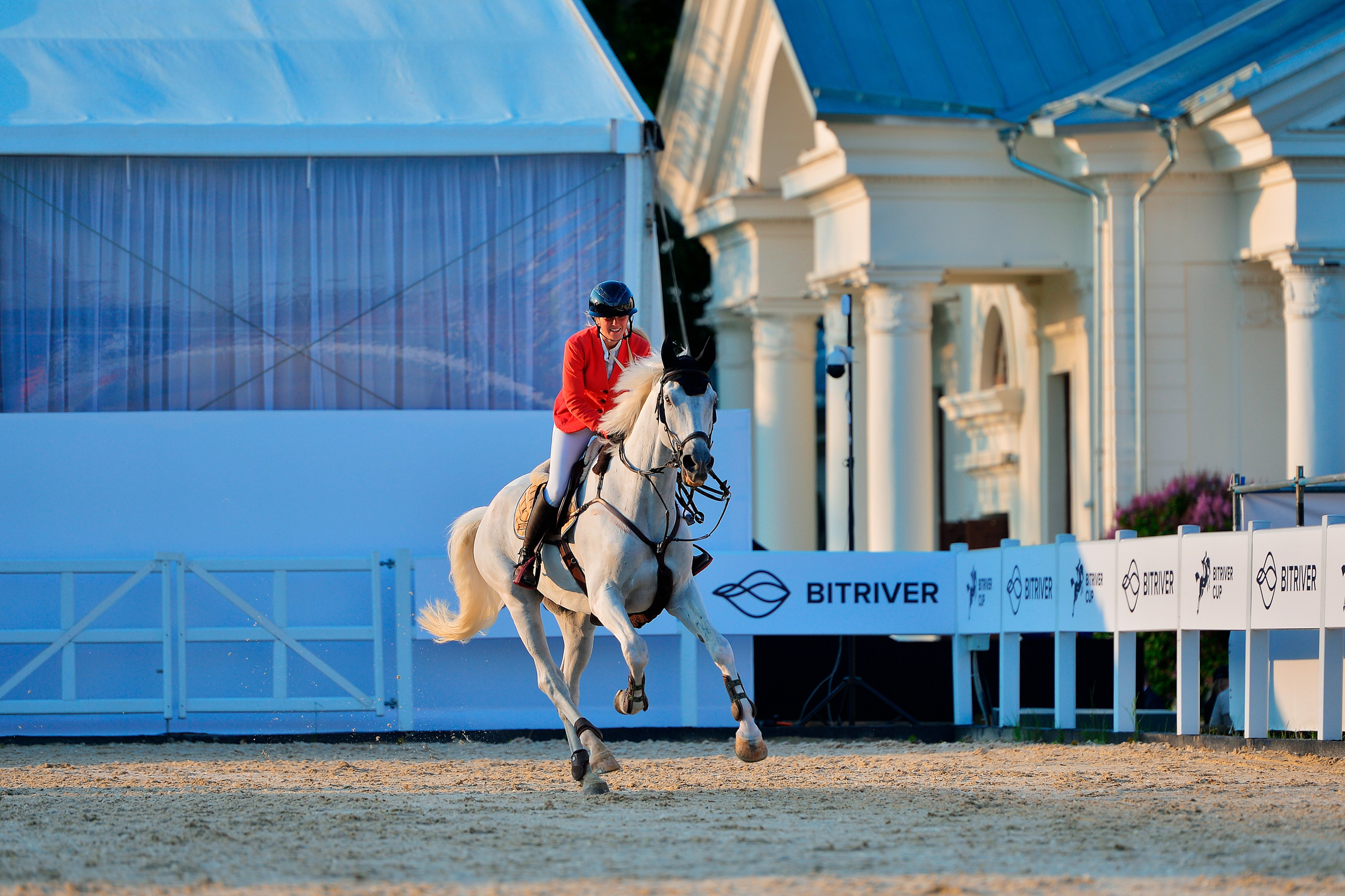 Репортаж Bitriver. Конный фотограф Alesya Safe