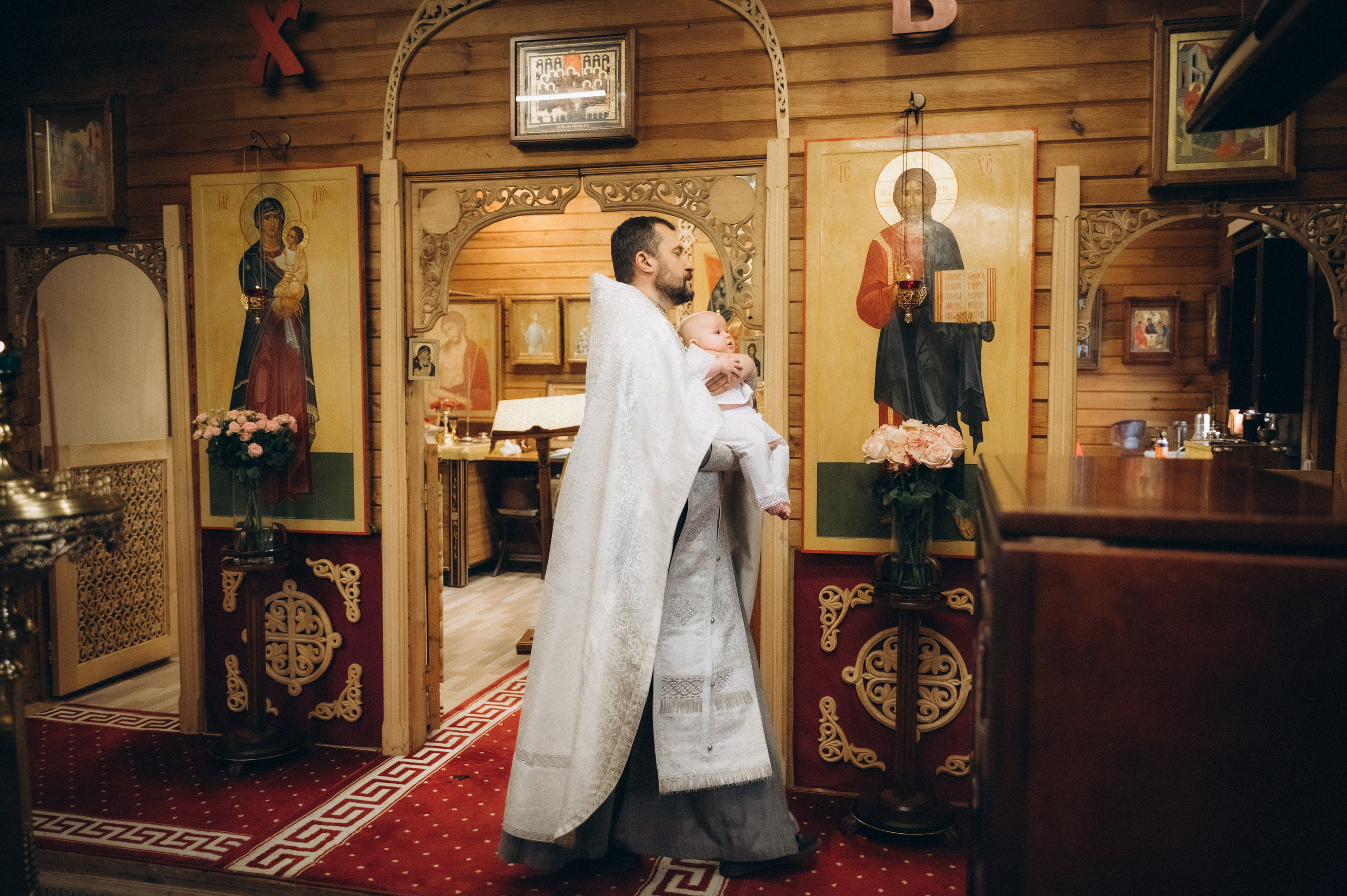 Крещение Егора (ХРАМ СВЯТИТЕЛЯ НИКОЛАЯ ЯПОНСКОГО) частичная конфиденциальность. Семейный фотограф в Минске Дарья Дреко