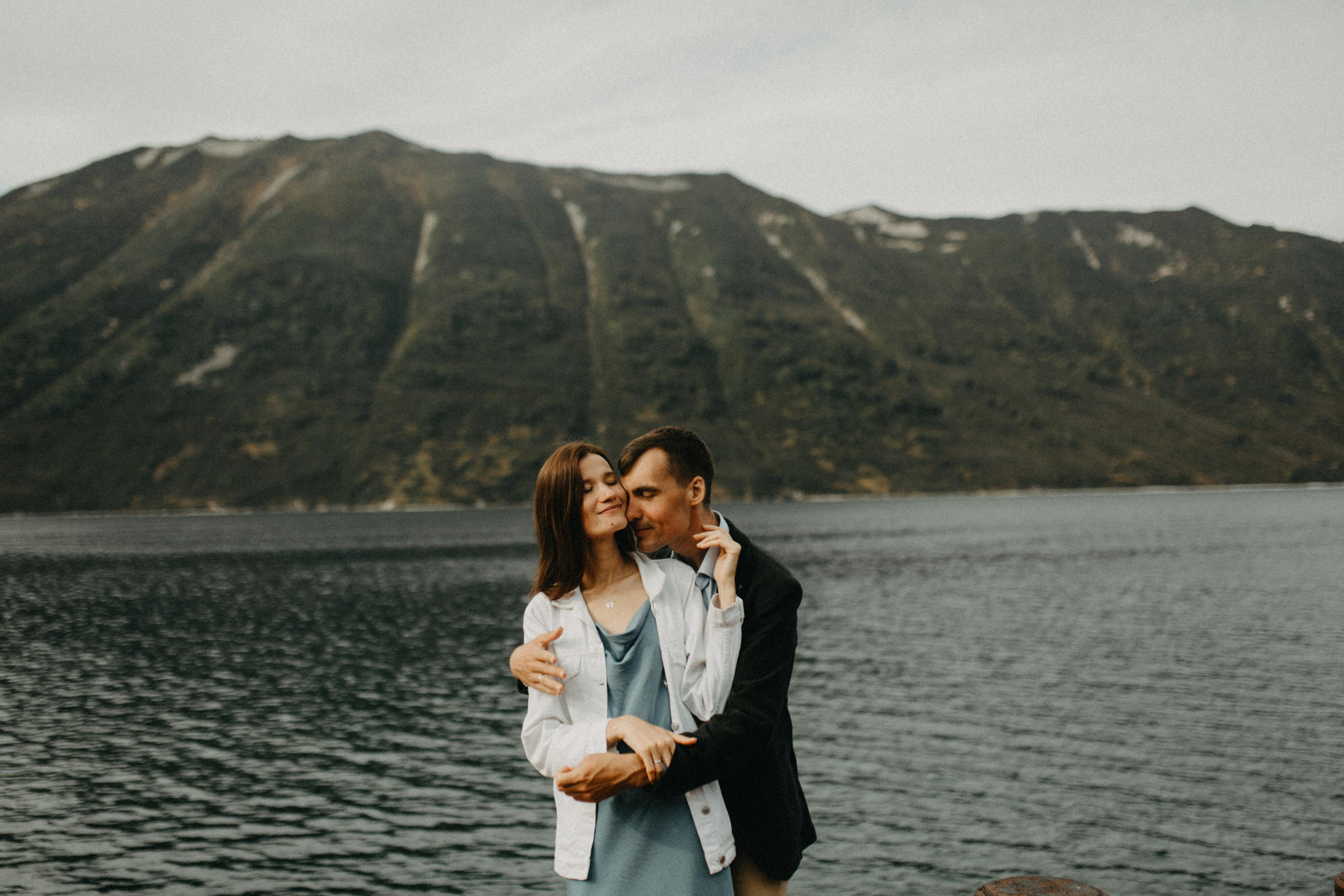 Николай и Марьям. Бухта Русская. Свадебное фото и видео на Камчатке. Туристические маршруты