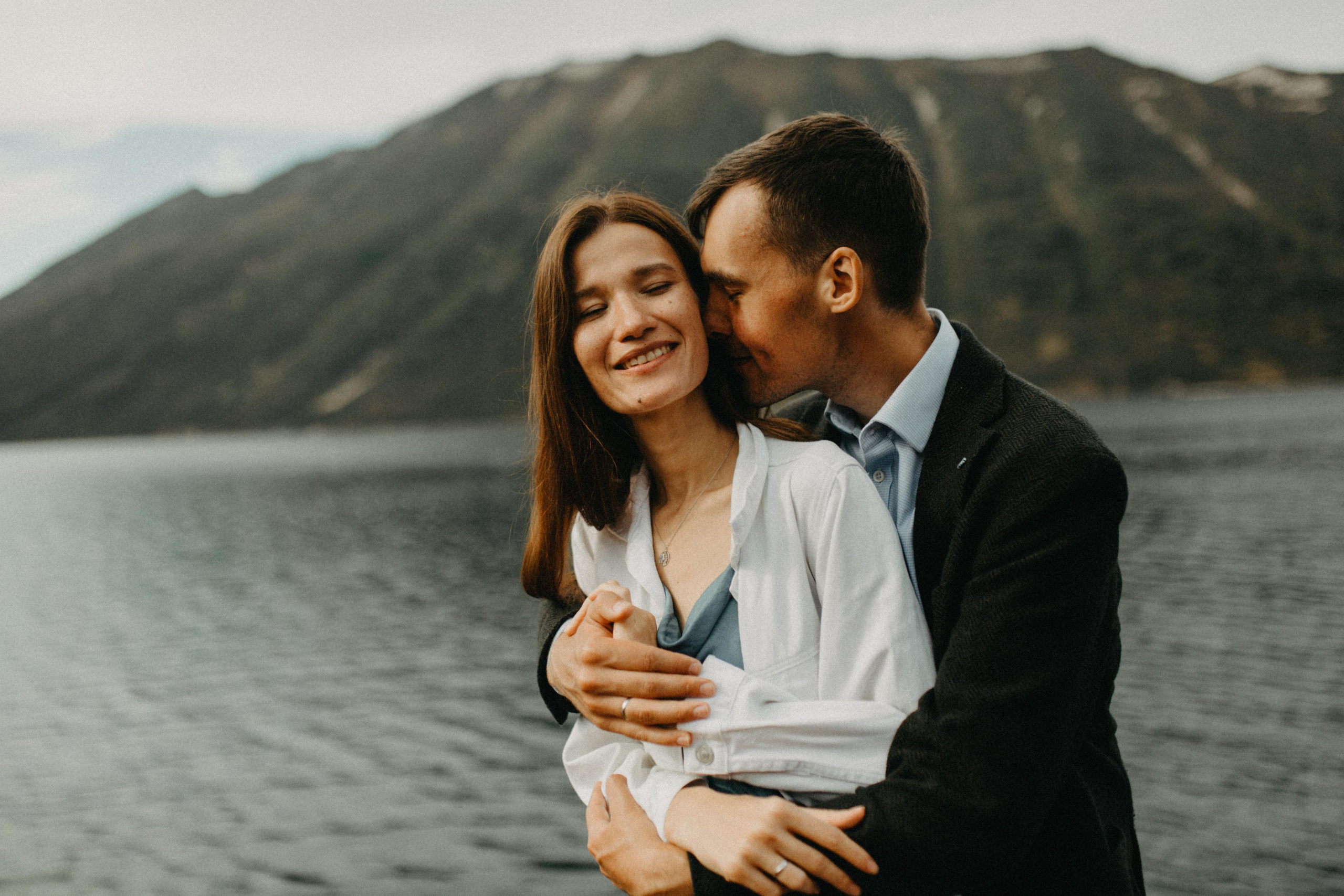 Николай и Марьям. Бухта Русская. Свадебное фото и видео на Камчатке. Туристические маршруты