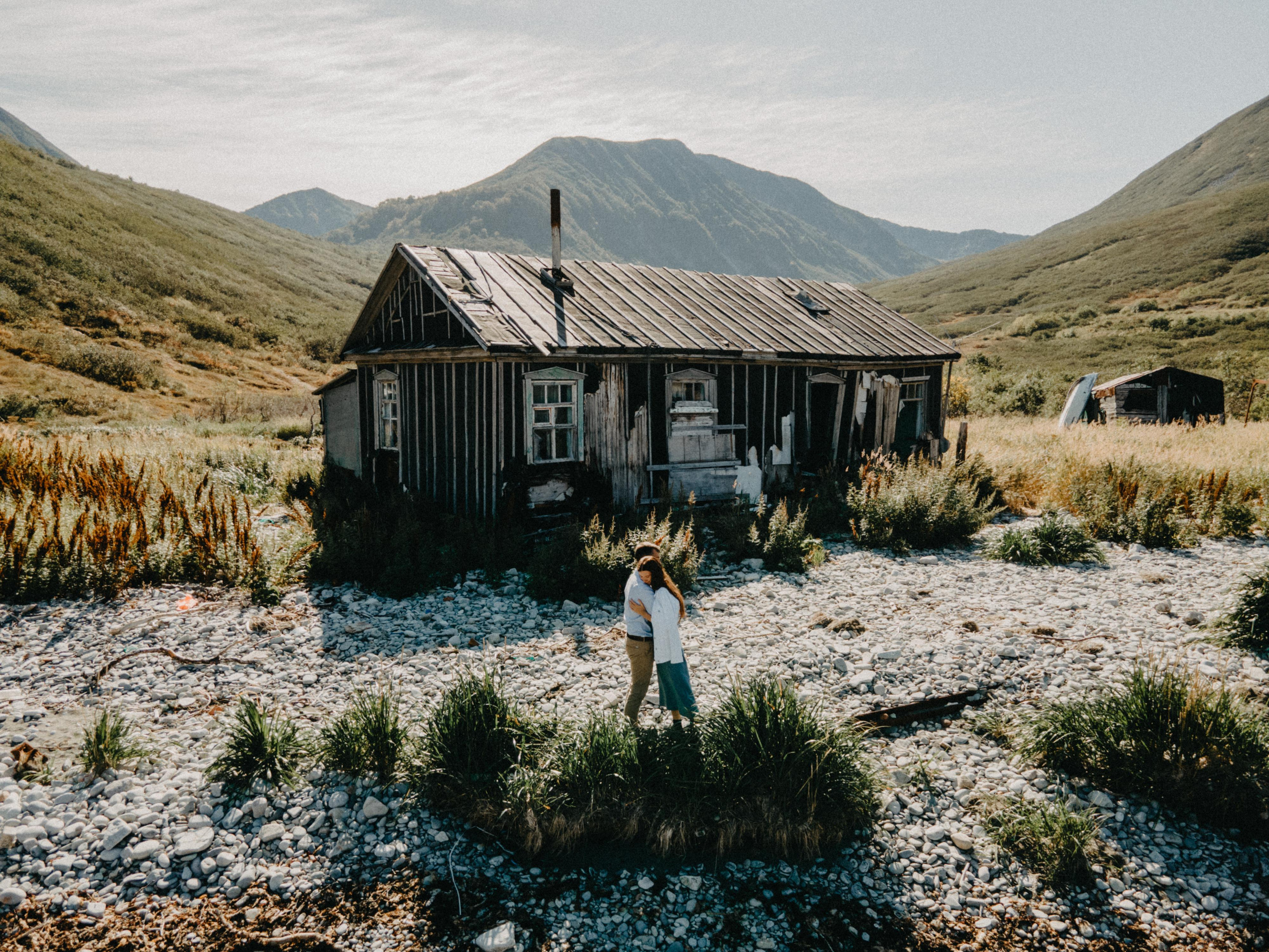 Николай и Марьям. Бухта Русская. Свадебное фото и видео на Камчатке. Туристические маршруты