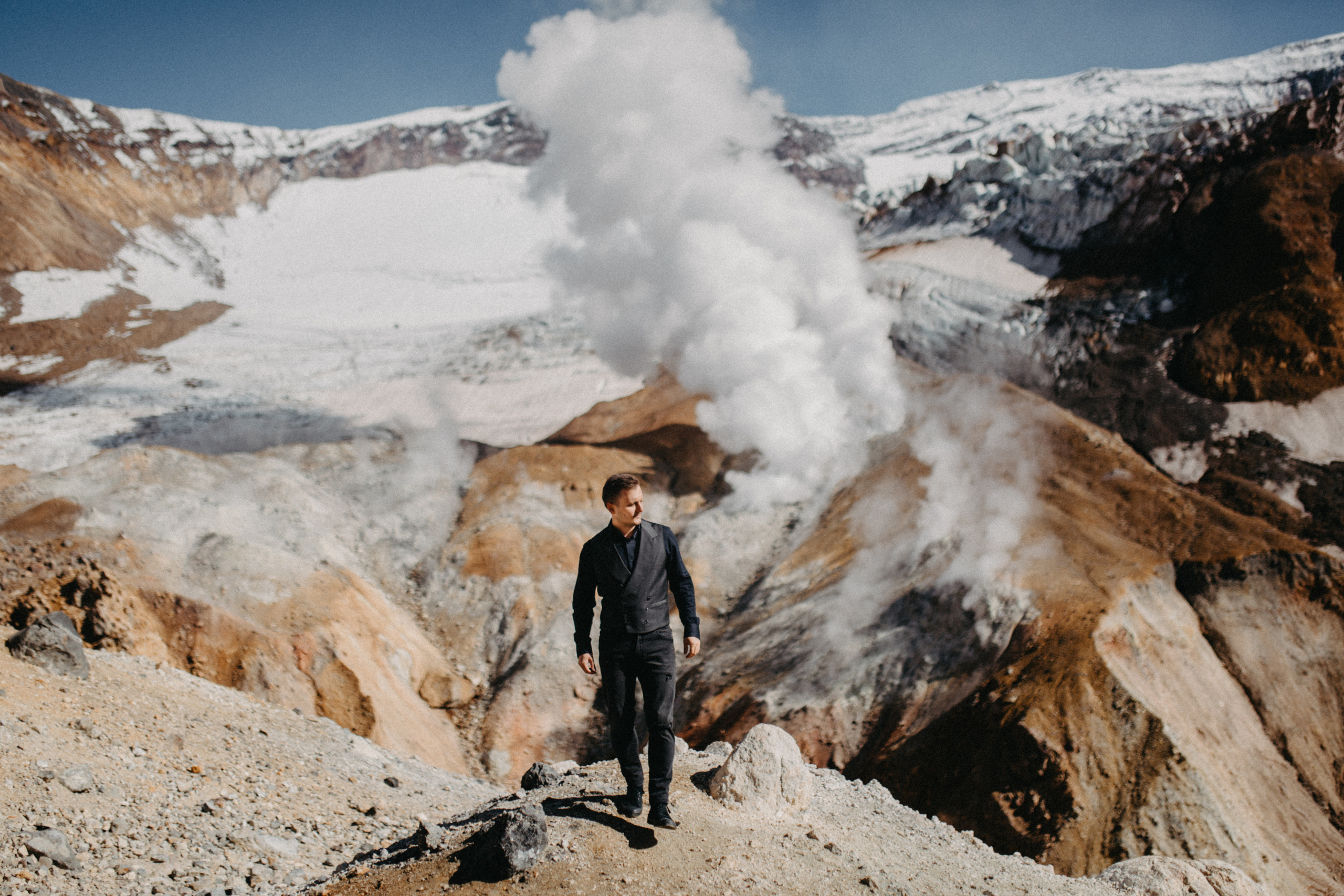 Мутновский вулкан. Федор и Ольга. Свадебное фото и видео на Камчатке. Туристические маршруты
