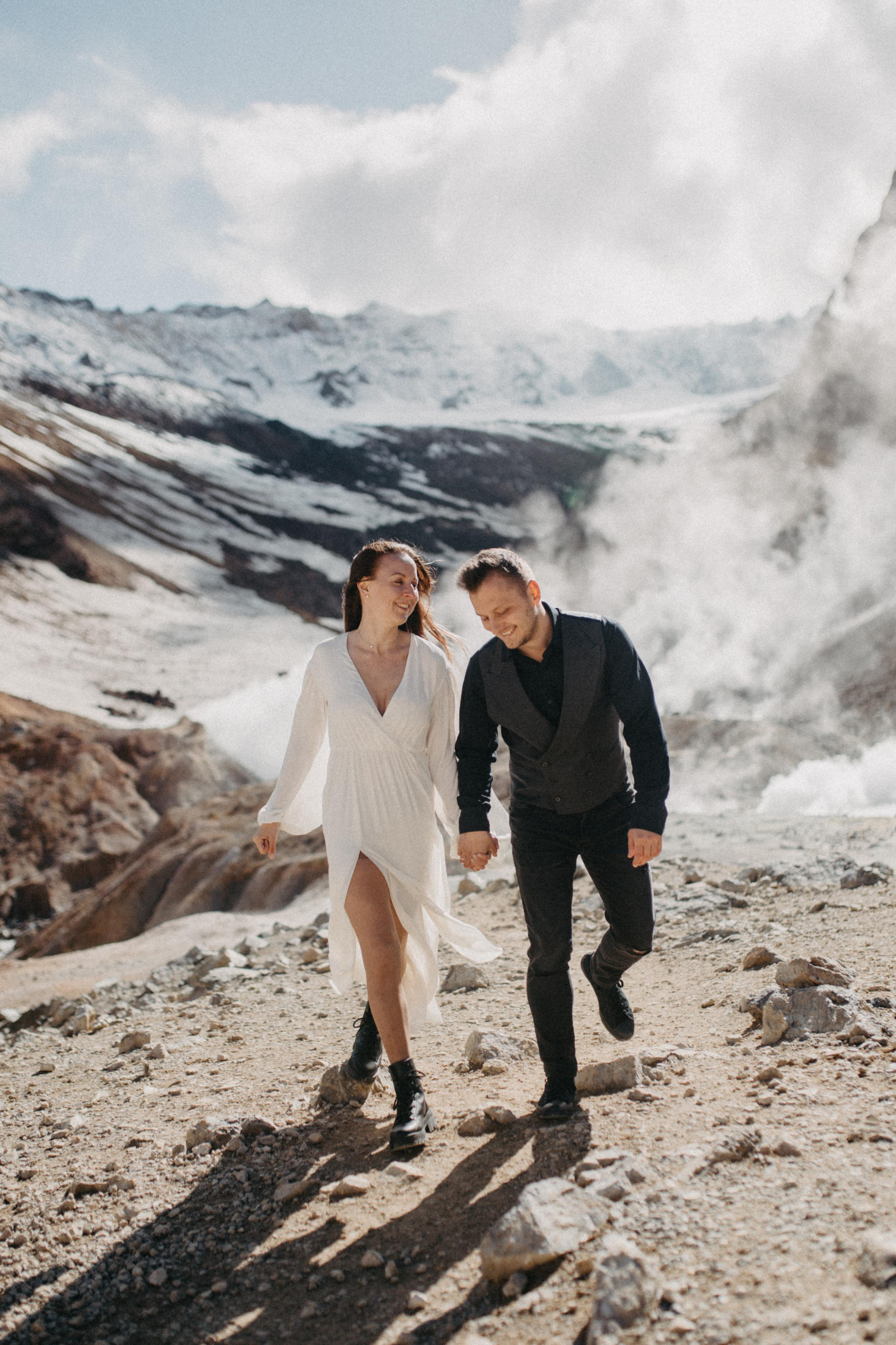 Мутновский вулкан. Федор и Ольга. Свадебное фото и видео на Камчатке. Туристические маршруты