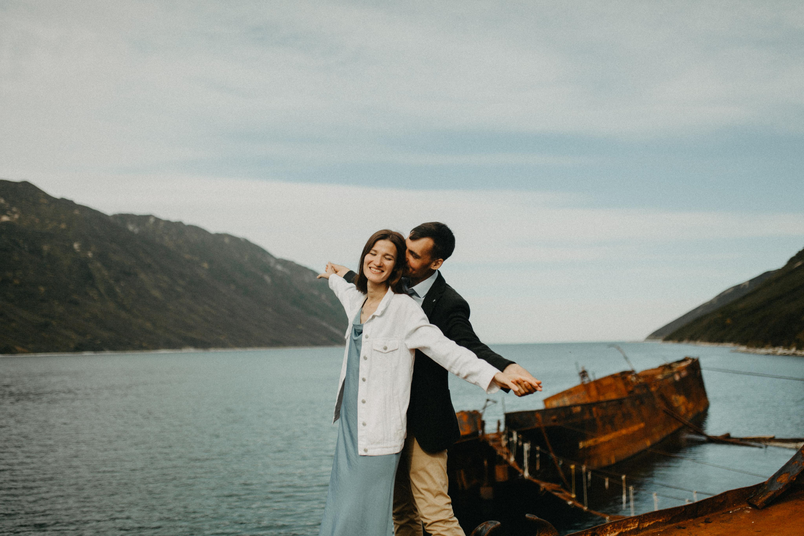 Николай и Марьям. Бухта Русская. Свадебное фото и видео на Камчатке. Туристические маршруты