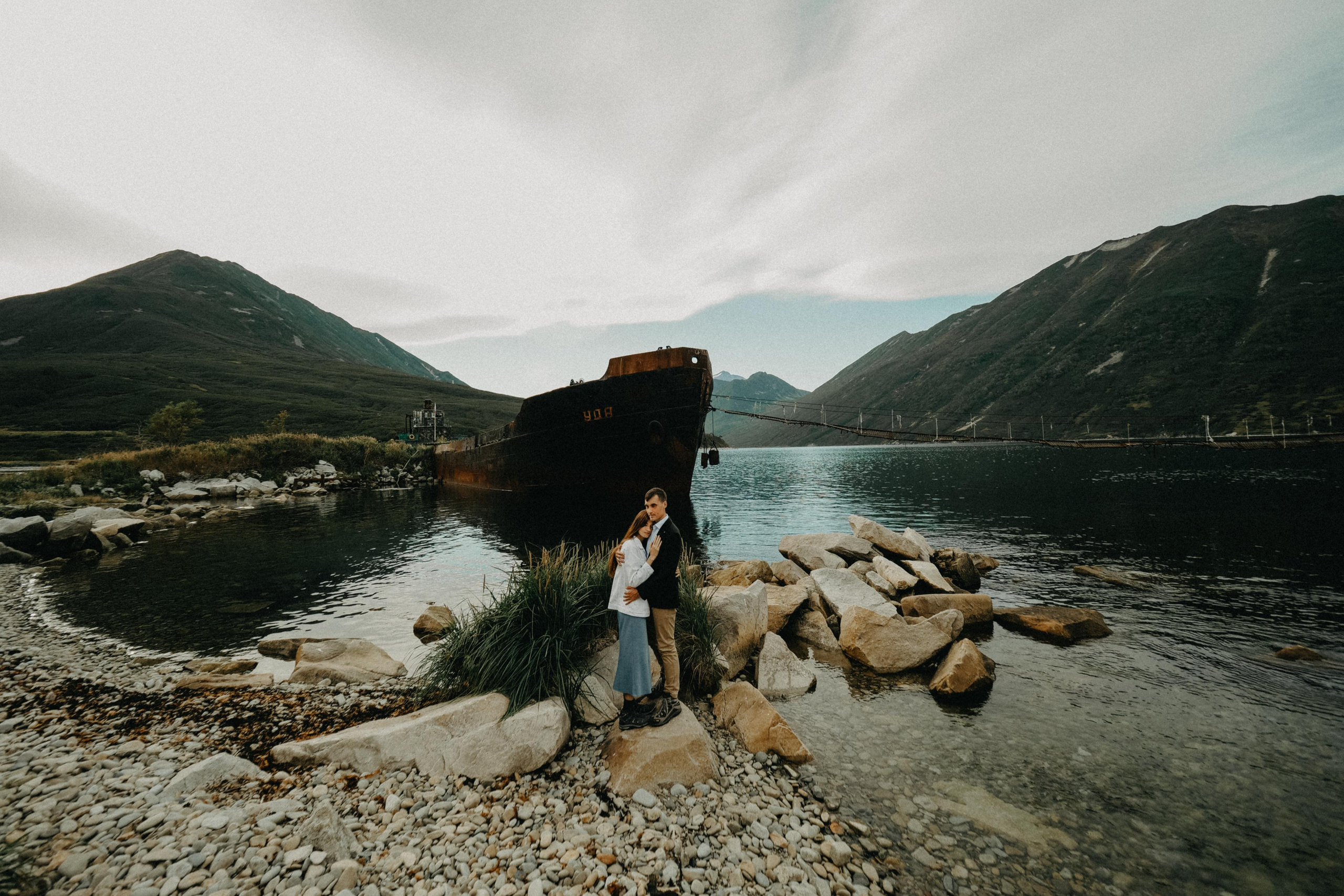 Николай и Марьям. Бухта Русская. Свадебное фото и видео на Камчатке. Туристические маршруты