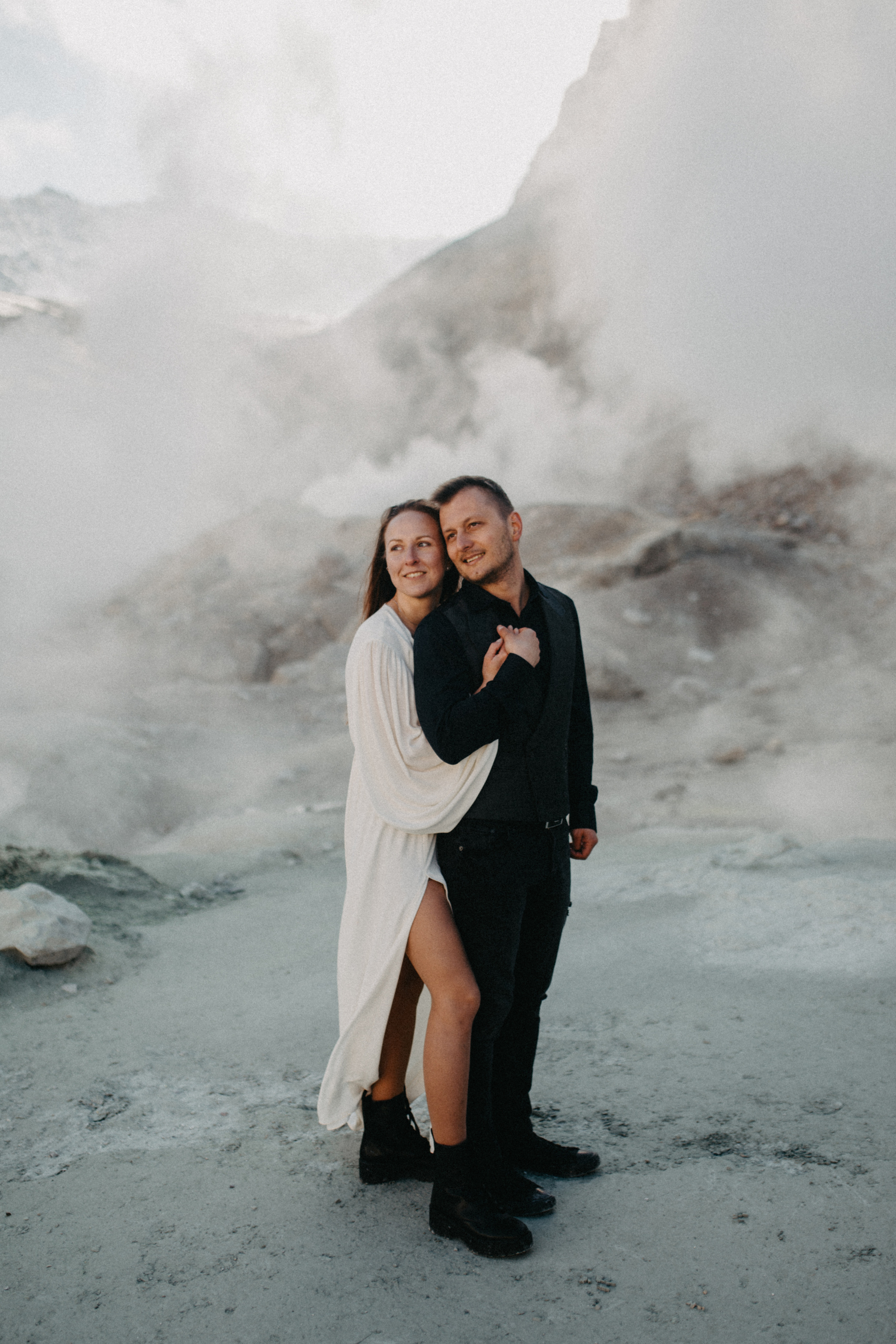 Мутновский вулкан. Федор и Ольга. Свадебное фото и видео на Камчатке. Туристические маршруты