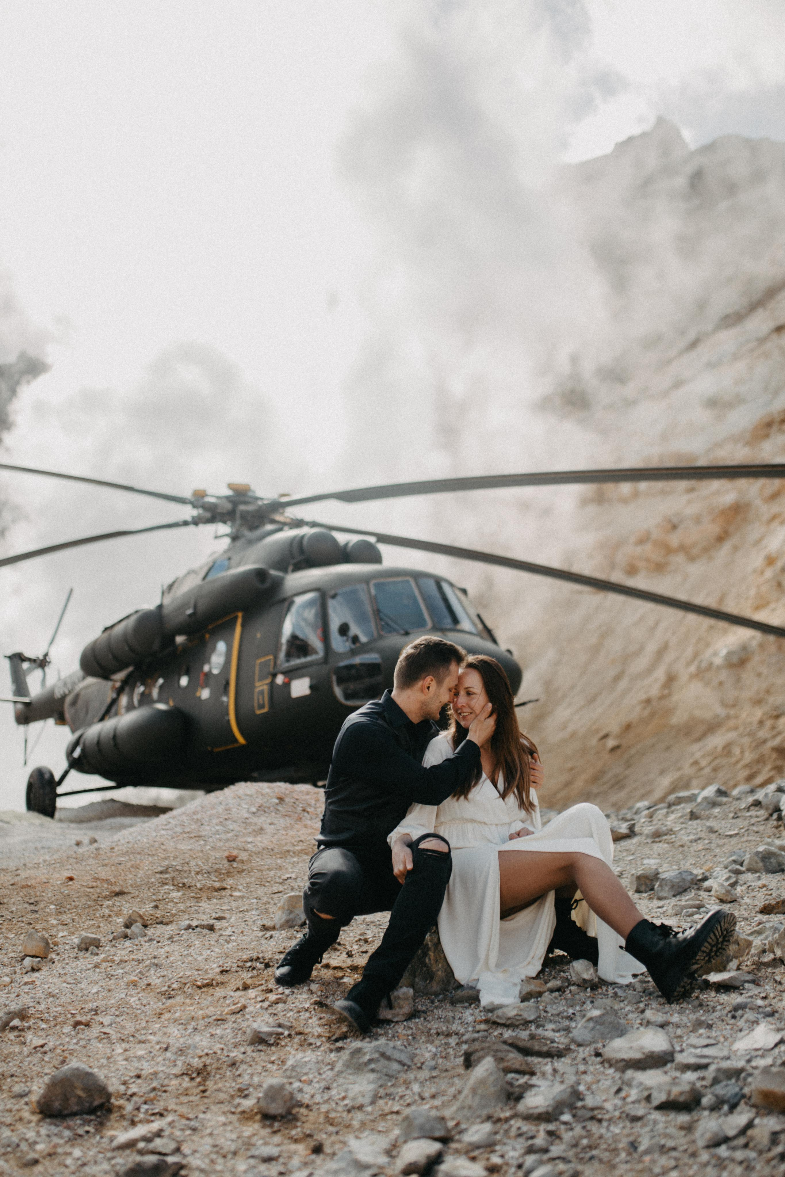 Мутновский вулкан. Федор и Ольга. Свадебное фото и видео на Камчатке. Туристические маршруты