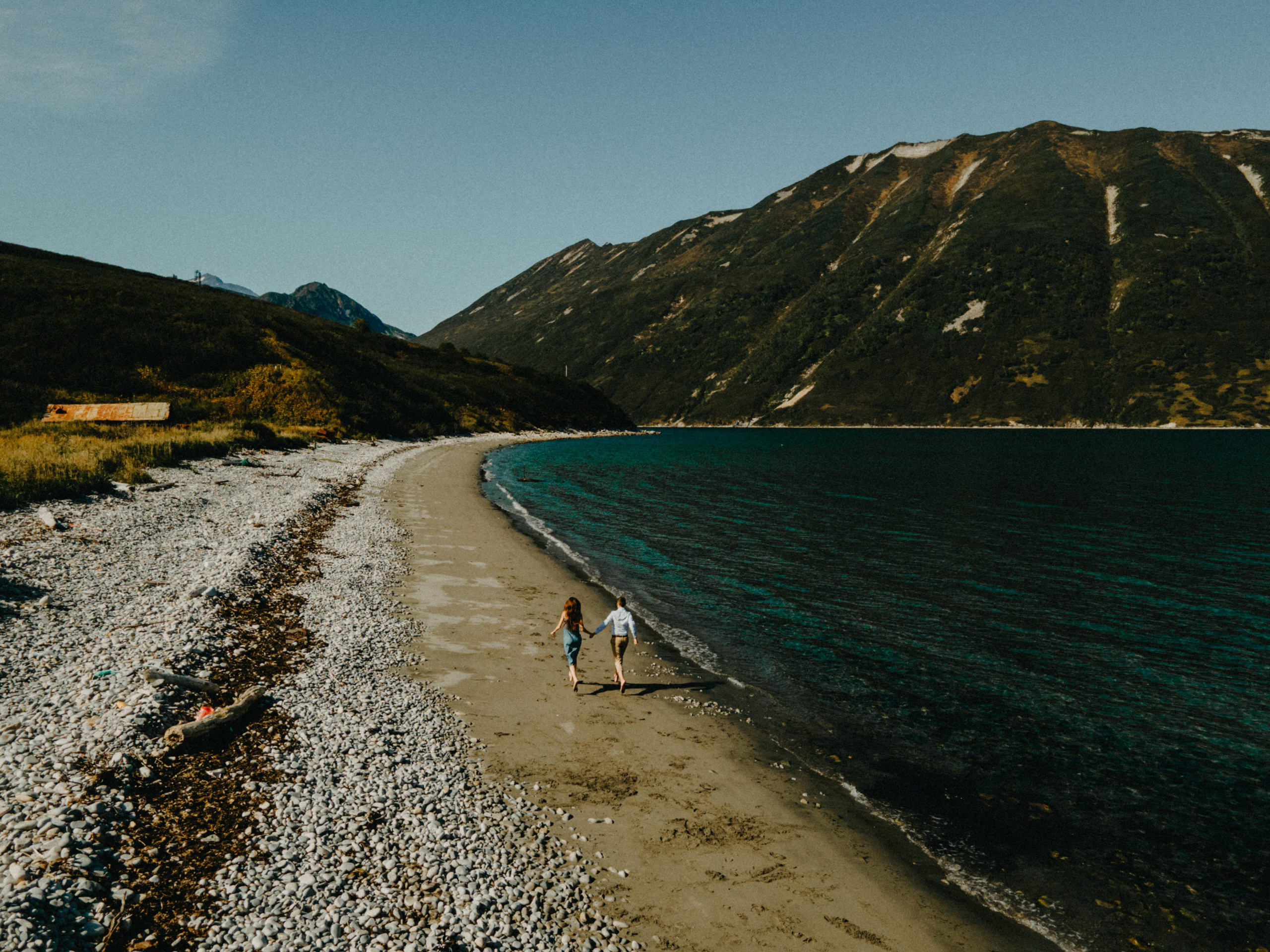 Николай и Марьям. Бухта Русская. Свадебное фото и видео на Камчатке. Туристические маршруты