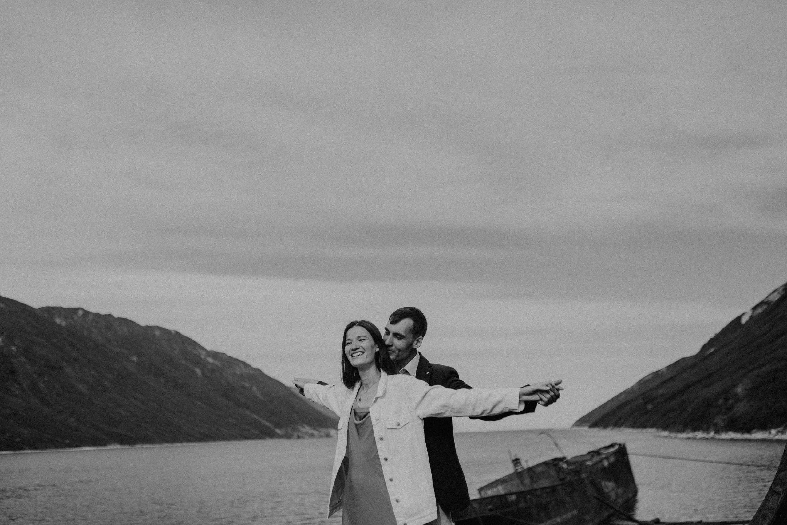 Николай и Марьям. Бухта Русская. Свадебное фото и видео на Камчатке. Туристические маршруты