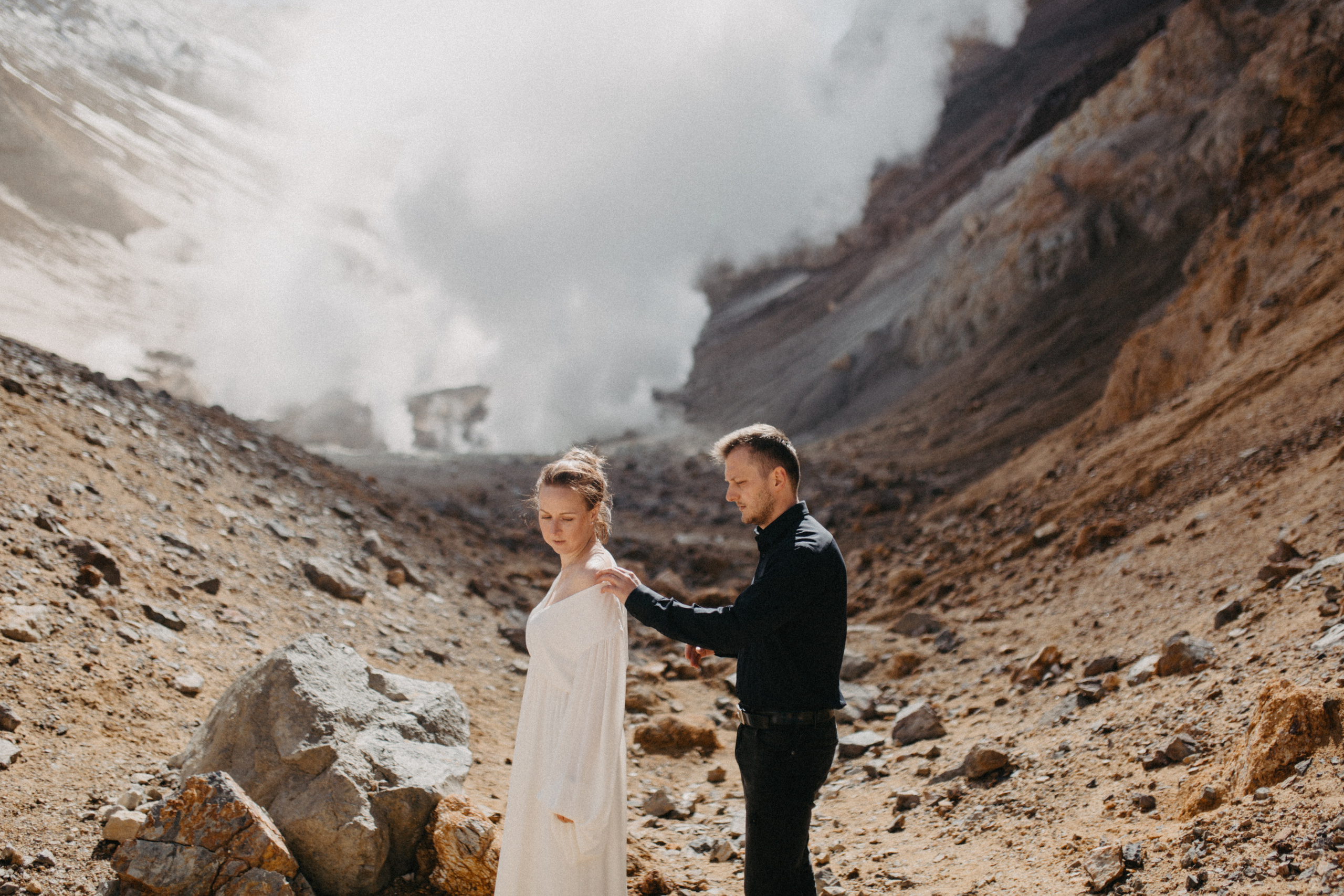 Мутновский вулкан. Федор и Ольга. Свадебное фото и видео на Камчатке. Туристические маршруты