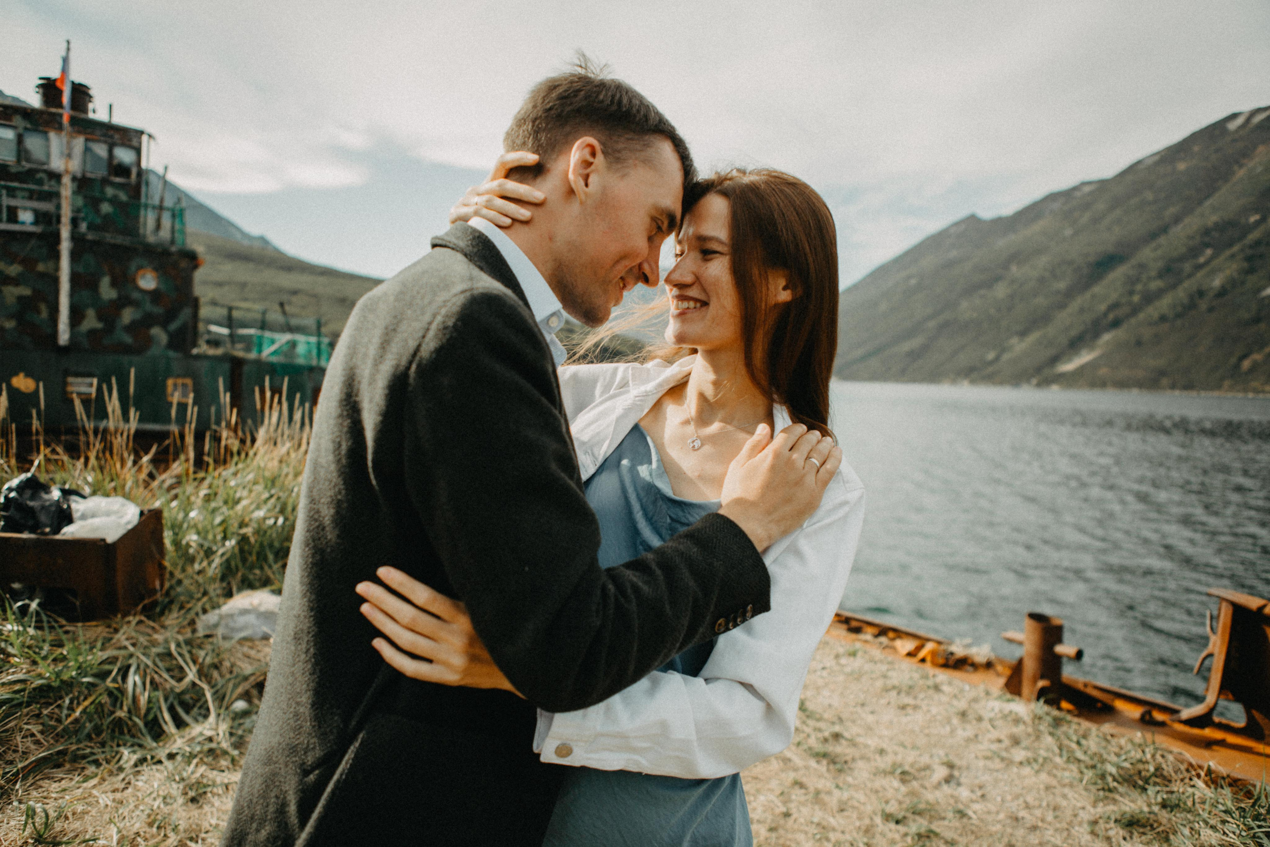 Николай и Марьям. Бухта Русская. Свадебное фото и видео на Камчатке. Туристические маршруты