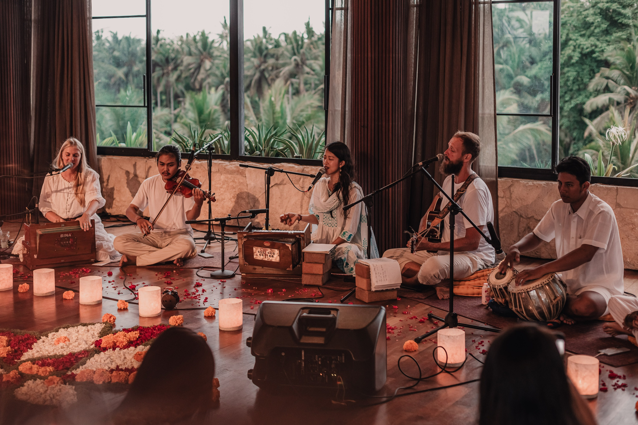 Kirtan at Soulshine nov. Мариам Багдасарян