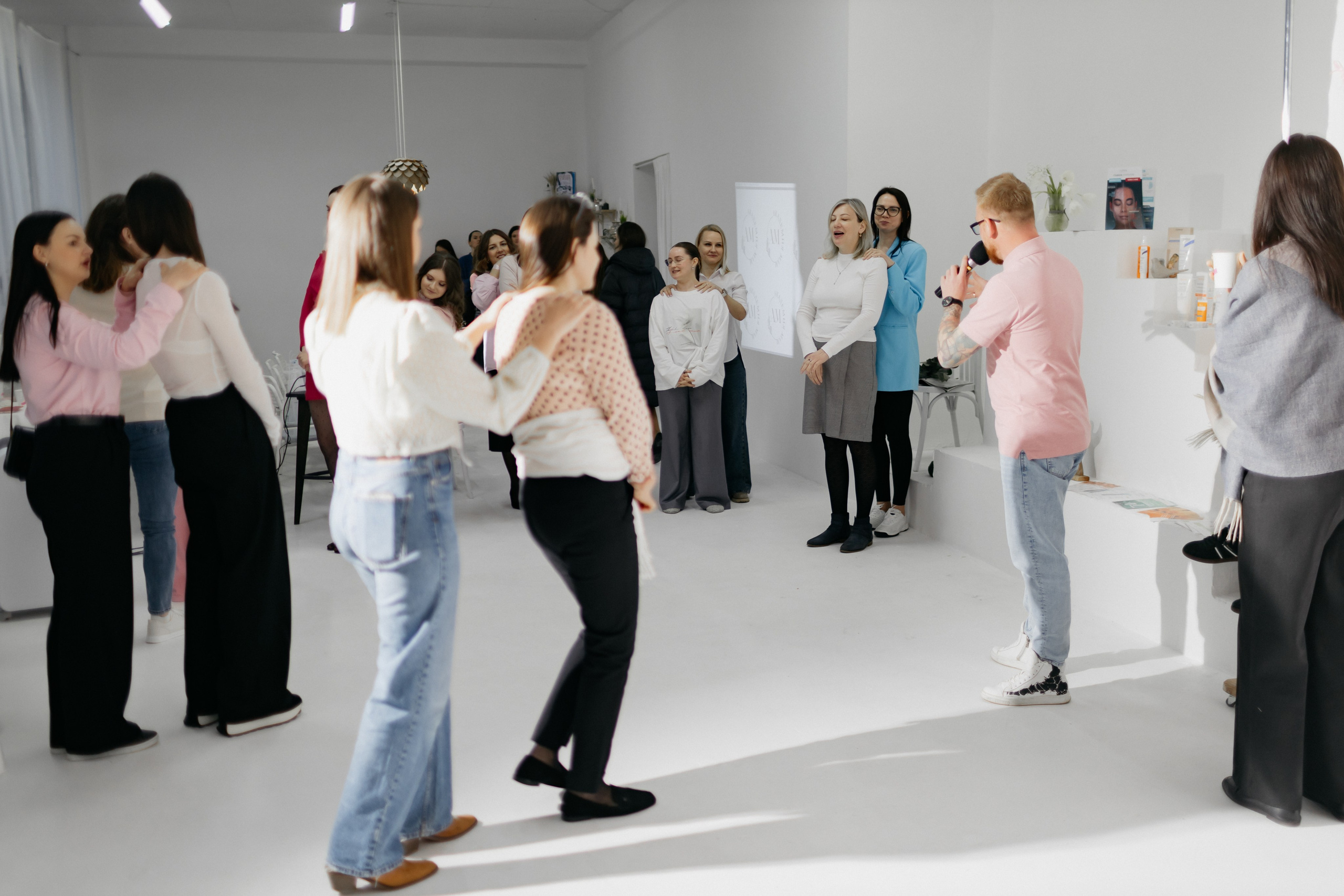 Девичник. Фотостудия «LIGHT ROOM», творческое пространство с полноценной кухонной зоной в Бресте