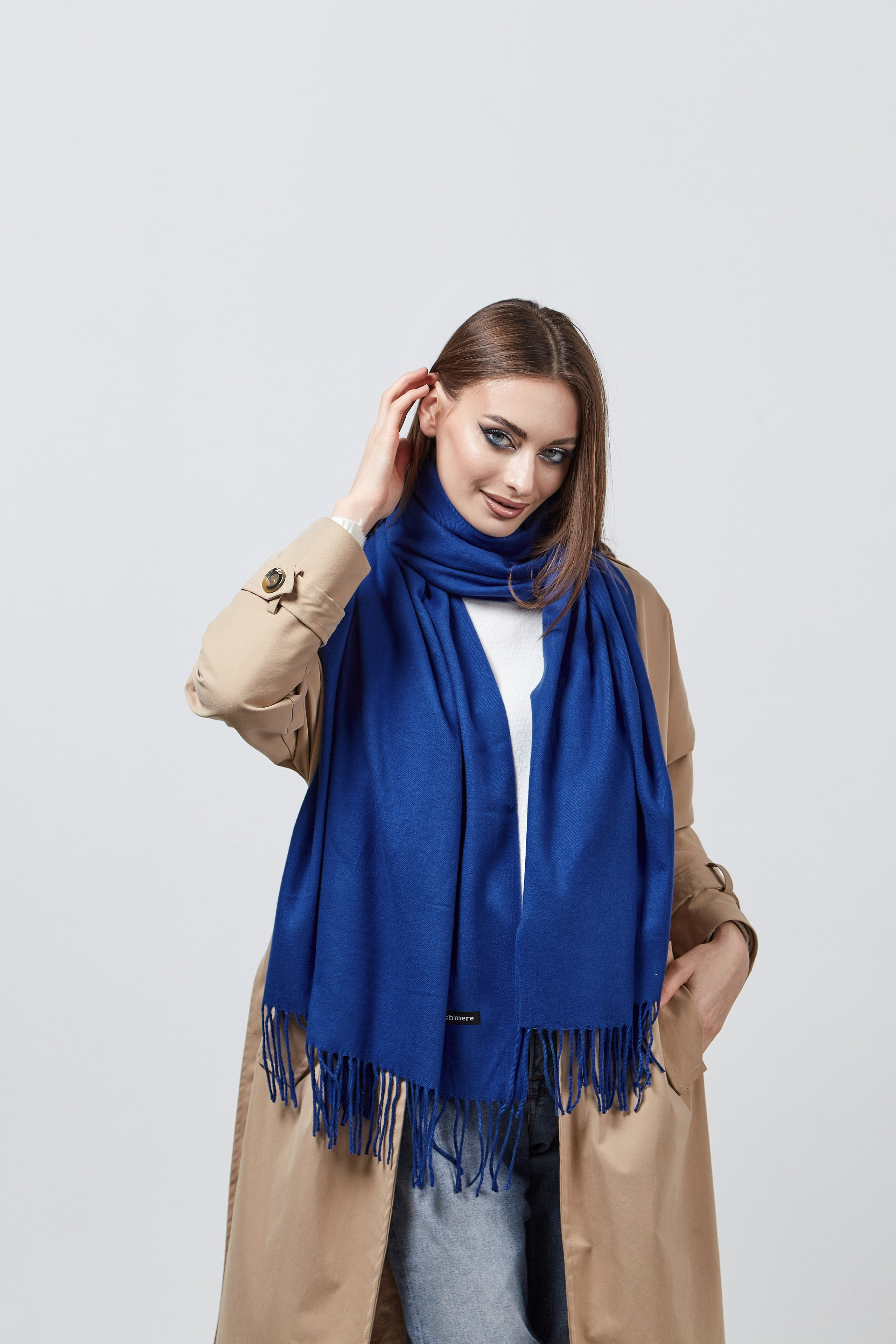 Фотосессия женских шарфы. Фотограф Руслан Потапов в Краснодаре