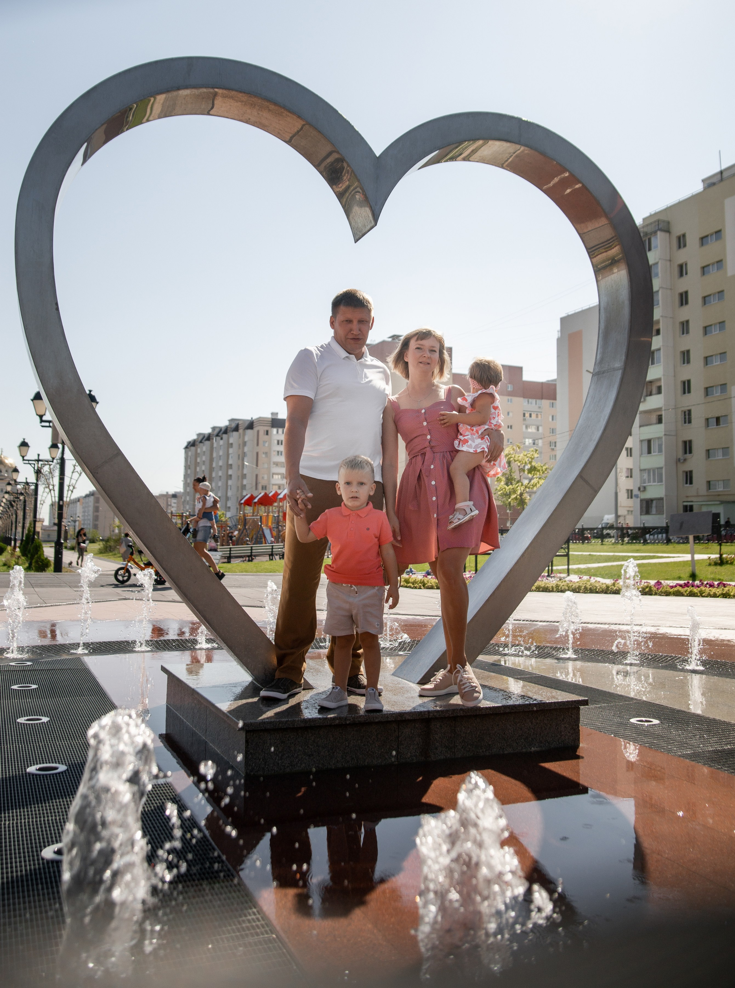 Семейная городская прогулка. Ольга Плаксина фотограф в Саратове