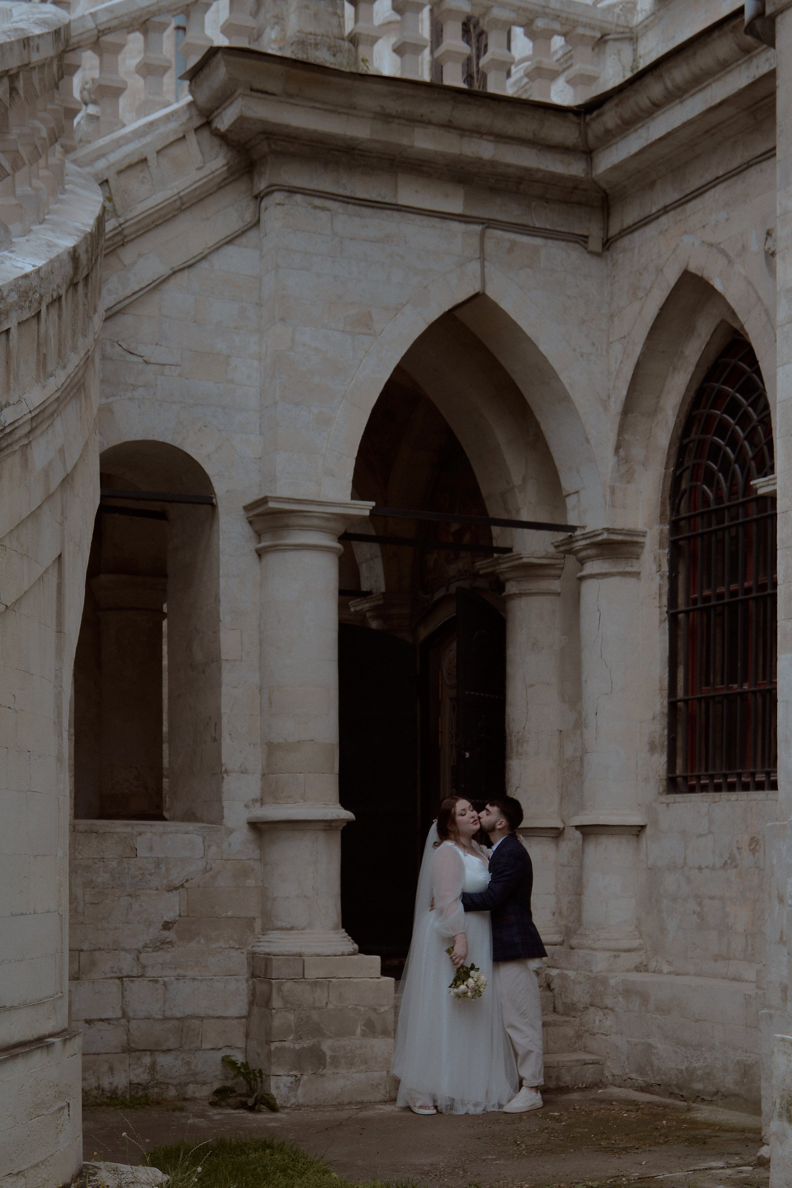 Виктория и Даниэль. Владимирский храм. Фотограф лавстори Москва/МО Приятелева Ангелина