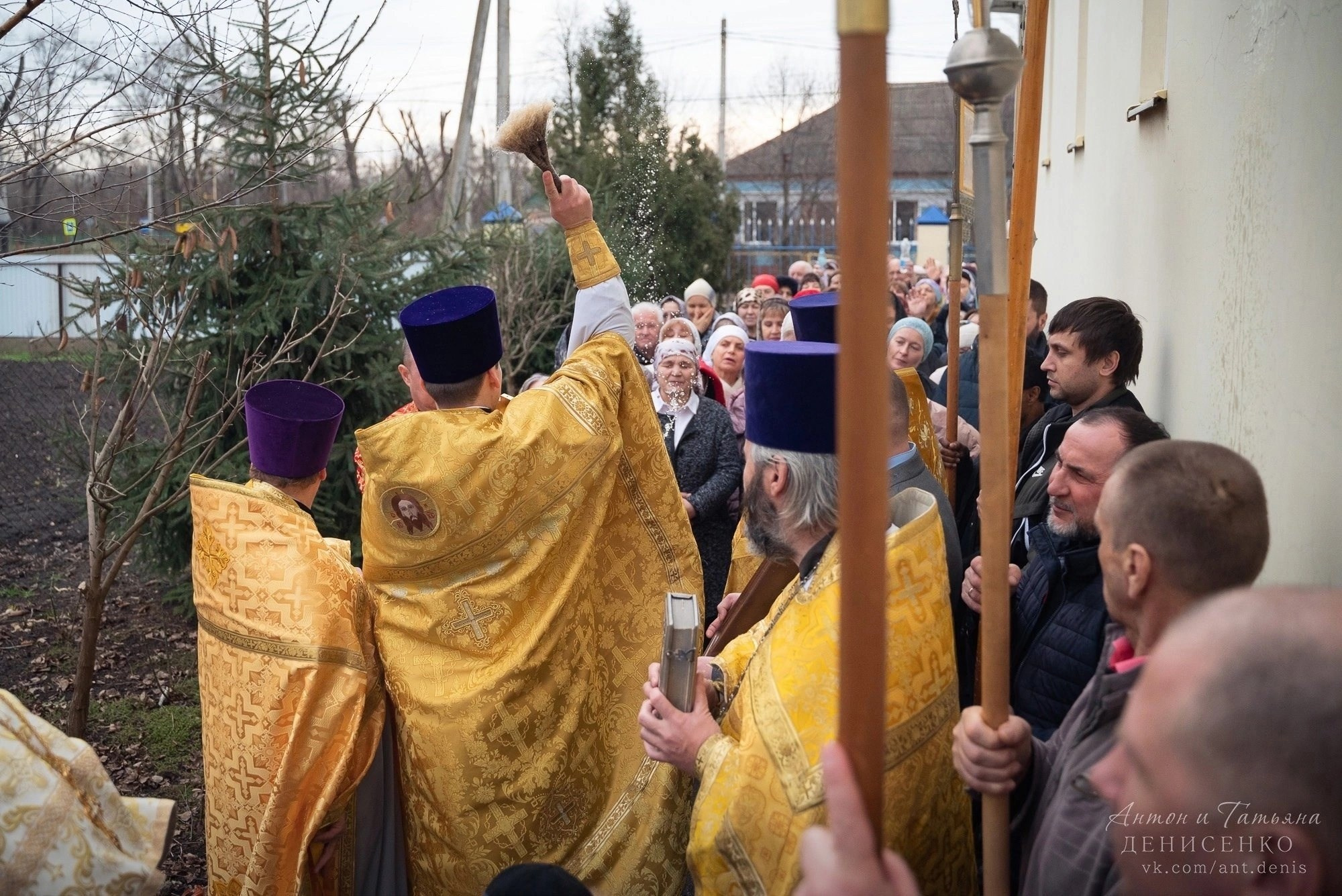 Антон и Татьяна Денисенко — В храме