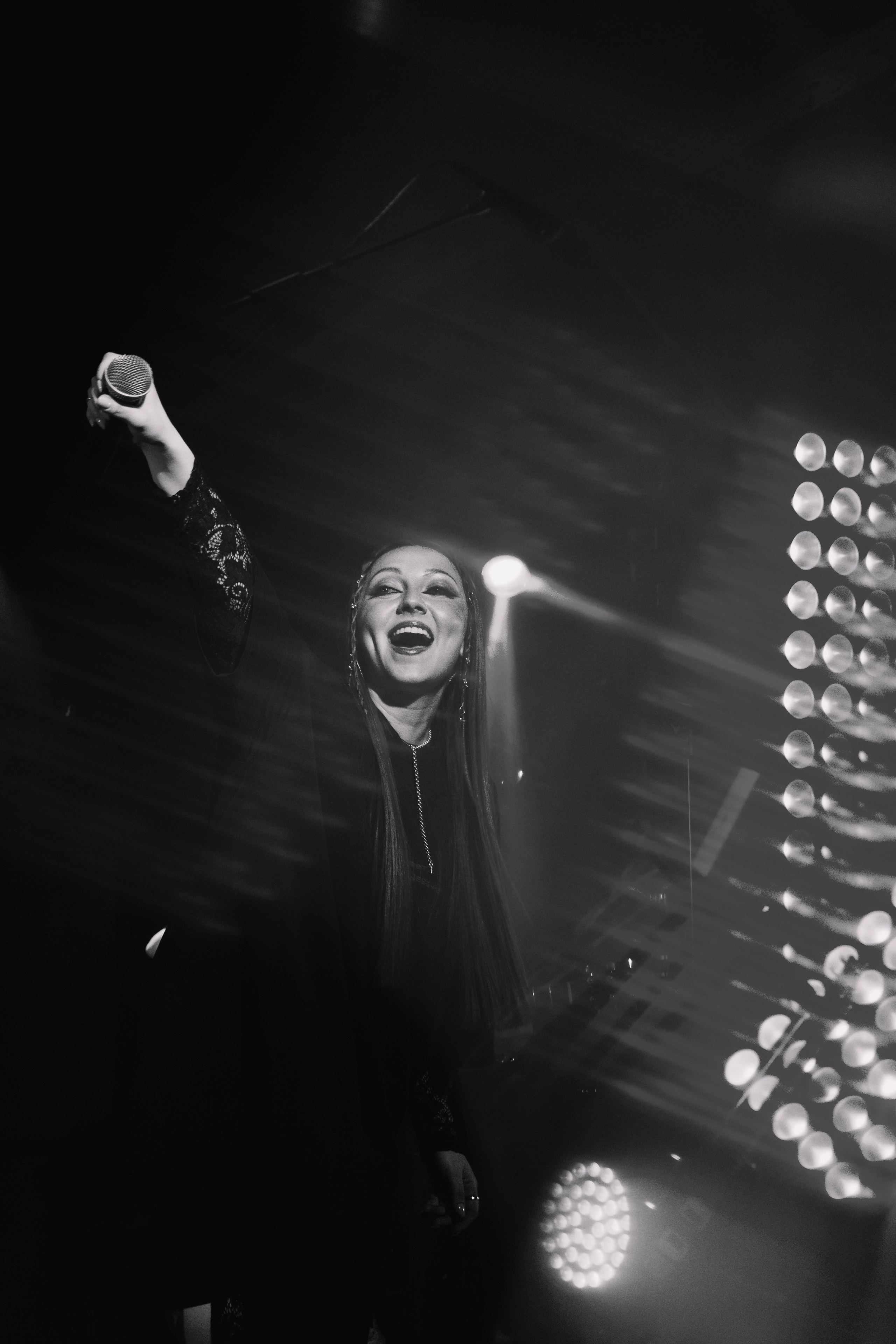 Аили. Первый сольный концерт в"Мумий Тролль Music Bar». Никита Скрипник — ТЕАТР В СТИЛЕ ФЭШН