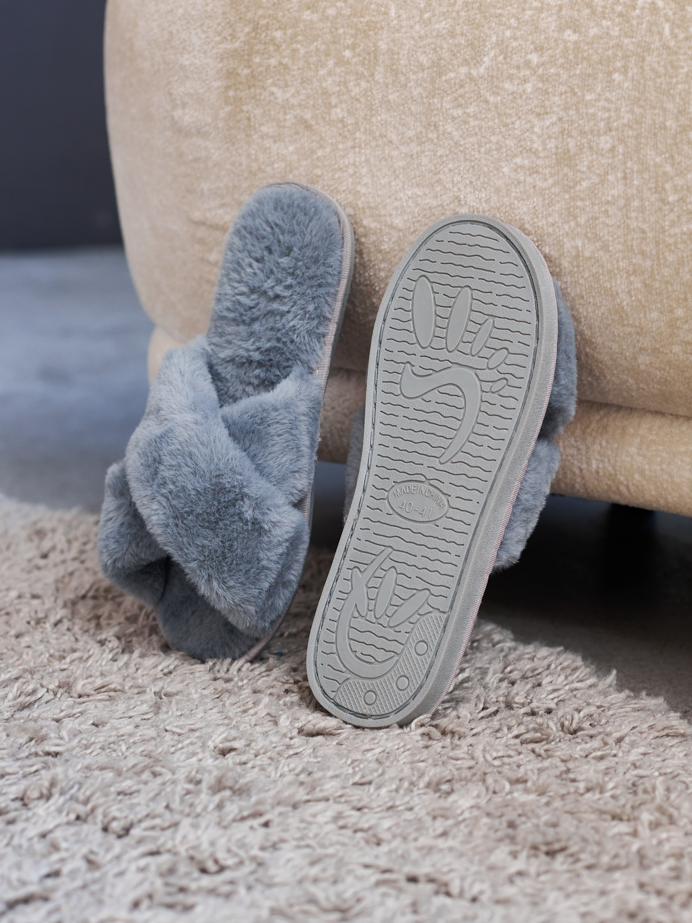 Фотосъемка домашних тапочек Екатеринбург Wildberries ВБ Ozon Озон предметная съемка Екб заказать цена фотосъемка товара WB обувь предметка. Фотограф Екатеринбург Анастасия Жерновская | Маркетплейсы и нейрофото