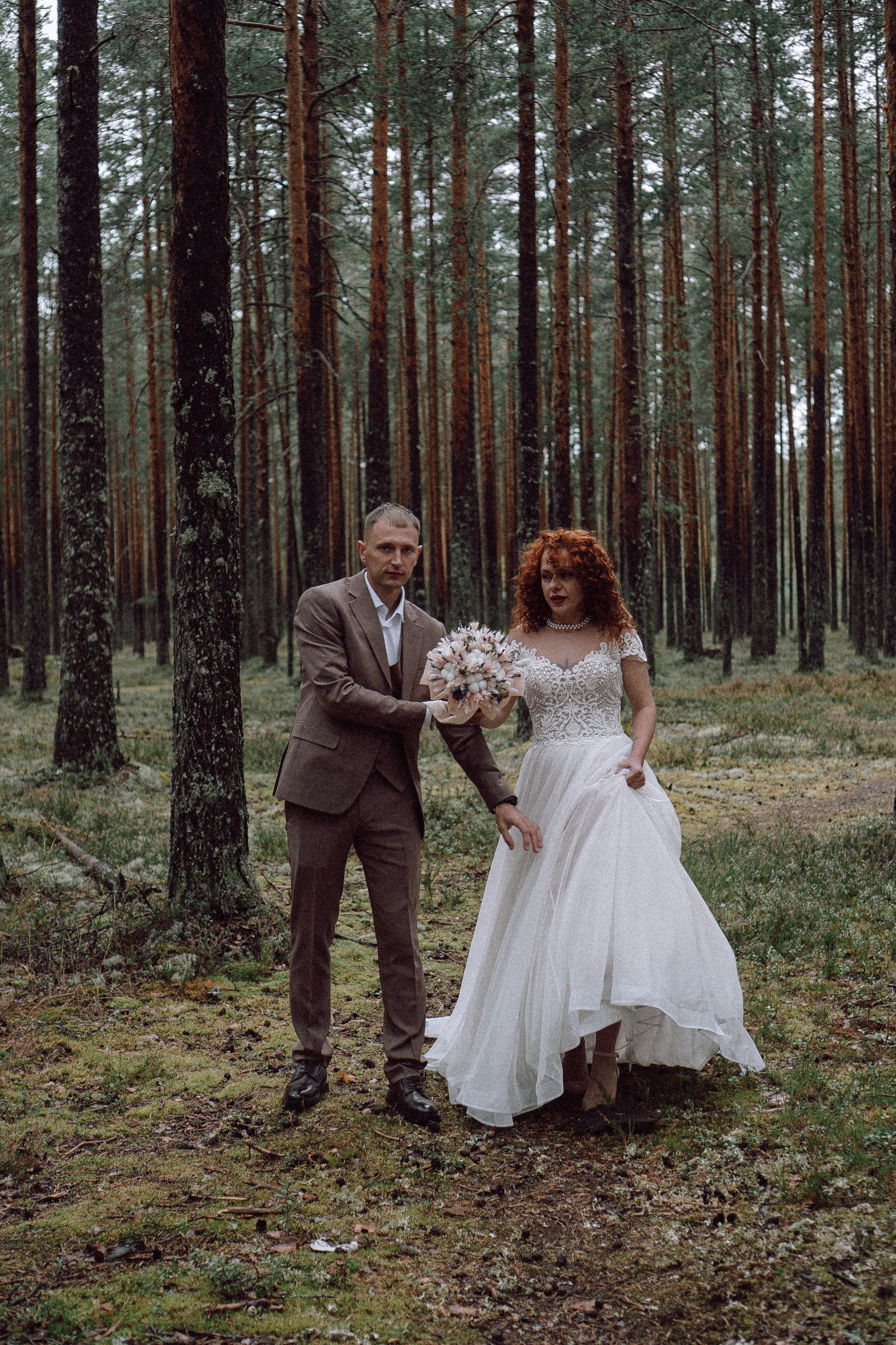 СВАДЕБНАЯ ФОТОСЕССИИЯ ПАРЫ В ГОРОДЕ ПРИОЗЕРСК В СОСНОВОМ ЛЕСУ И С ПИКАПОМ. Профессиональный фотограф, Санкт-Петербург — Виктория Богомолова