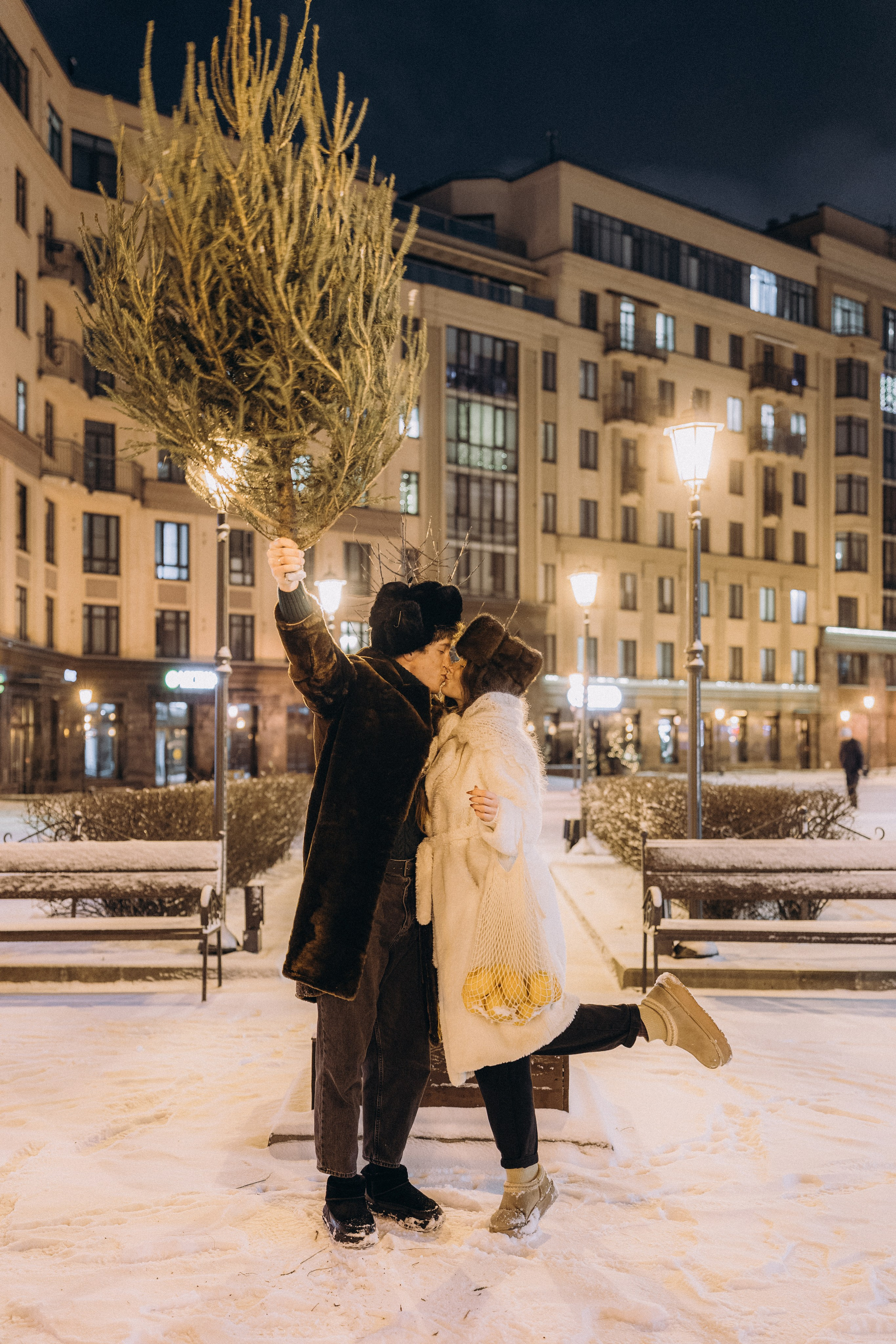 НОВОГОДНЯЯ ПРОГУЛКА ПАРЫ ПО ЧЕРНЫШЕВСКОЙ ПЕРЕД НОВЫМ ГОДОМ. Профессиональный фотограф, Санкт-Петербург — Виктория Богомолова