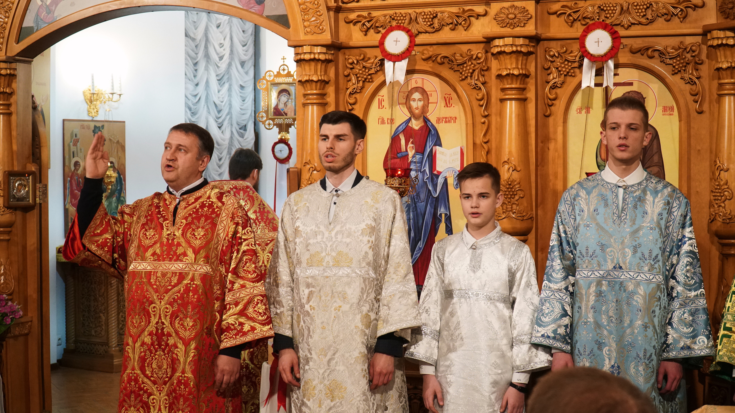 Пасха 2021 в Храме Святого Апостола Андрея Первозвонного (Донецк). Видеооператор Андрей Сапенок