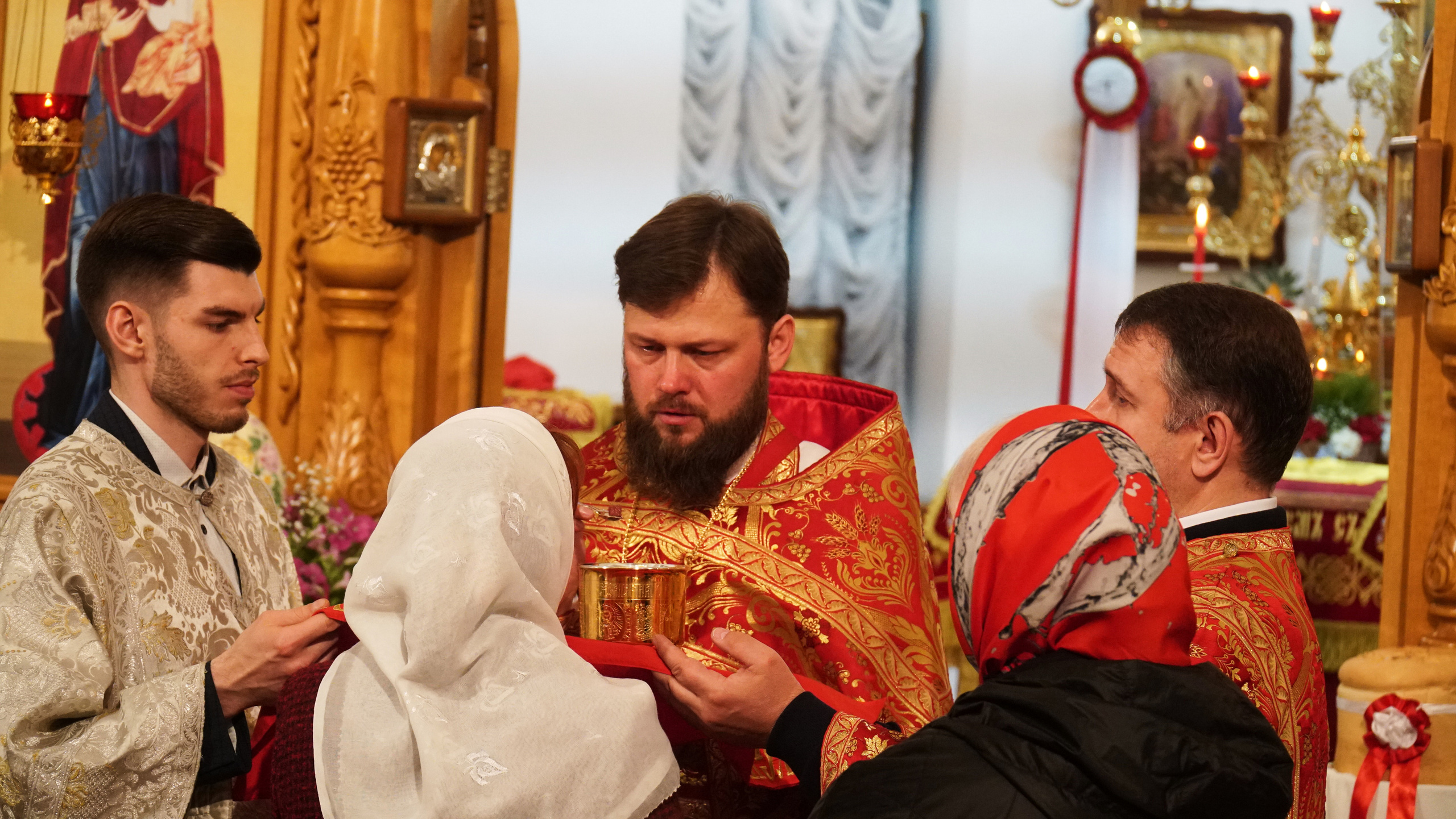 Пасха 2021 в Храме Святого Апостола Андрея Первозвонного (Донецк). Видеооператор Андрей Сапенок