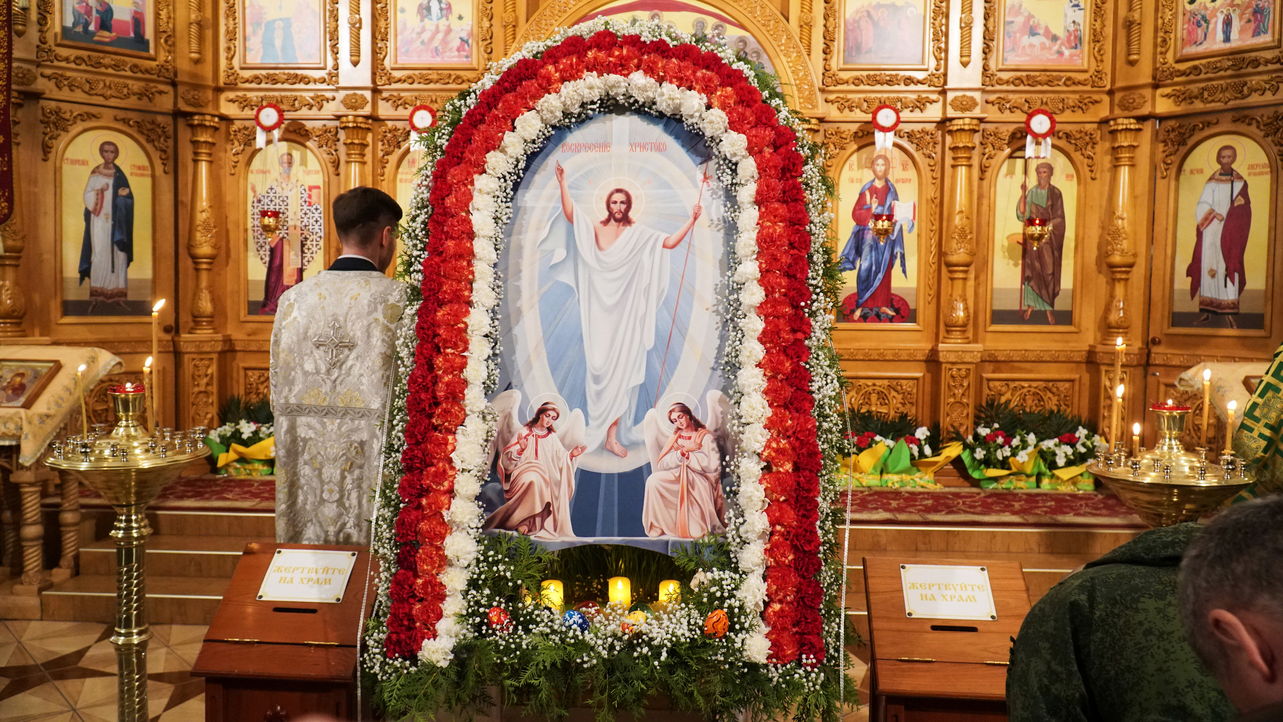 Пасха 2021 в Храме Святого Апостола Андрея Первозвонного (Донецк). Видеооператор Андрей Сапенок