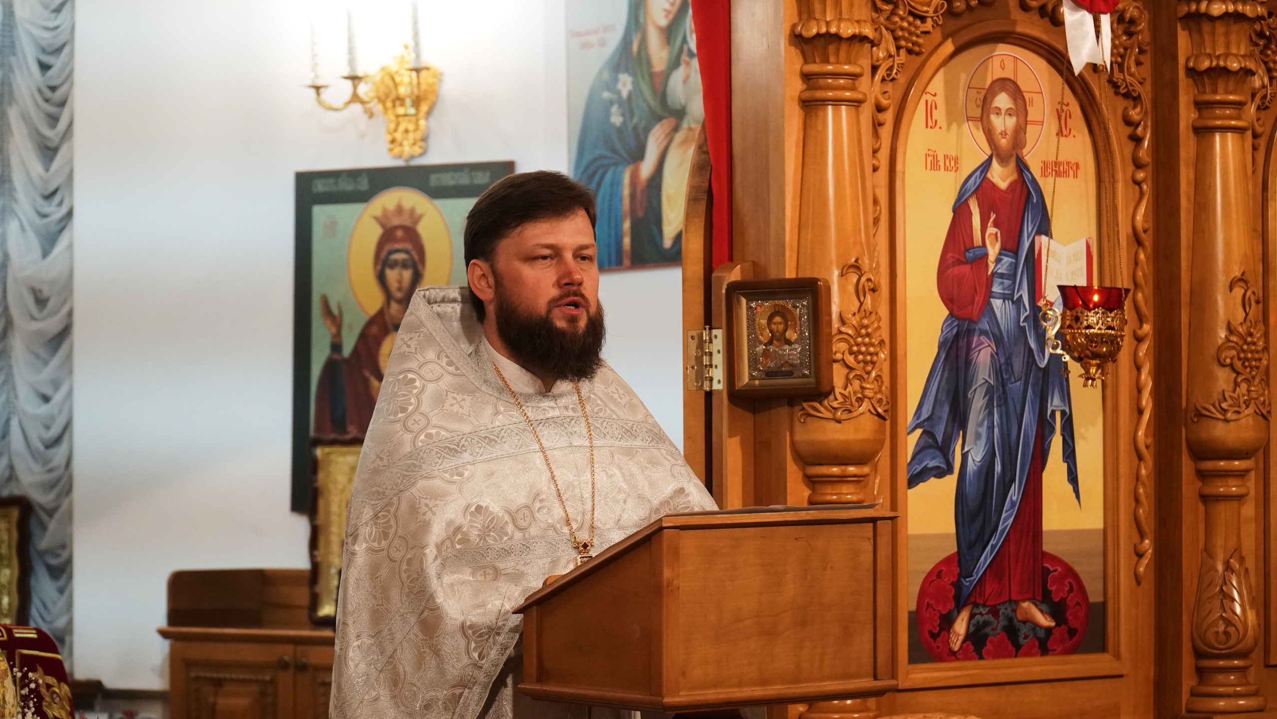 Пасха 2021 в Храме Святого Апостола Андрея Первозвонного (Донецк). Видеооператор Андрей Сапенок