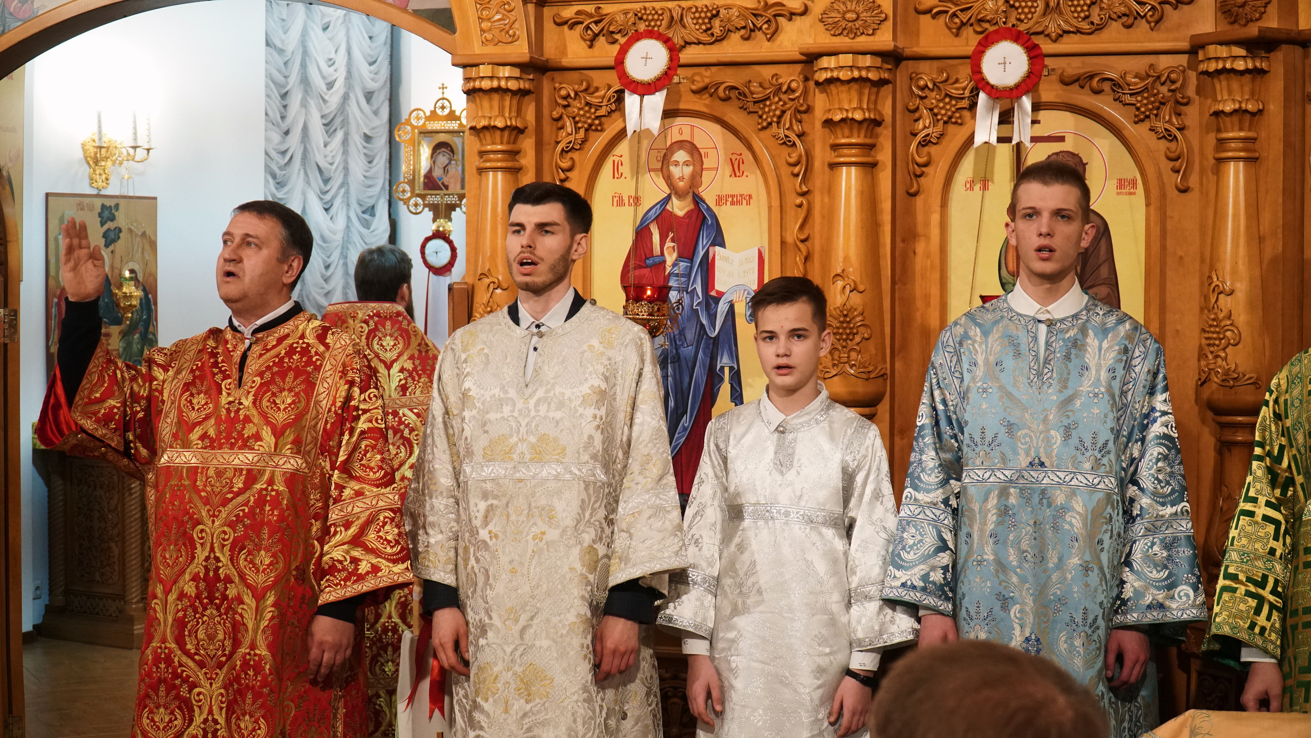 Пасха 2021 в Храме Святого Апостола Андрея Первозвонного (Донецк). Видеооператор Андрей Сапенок